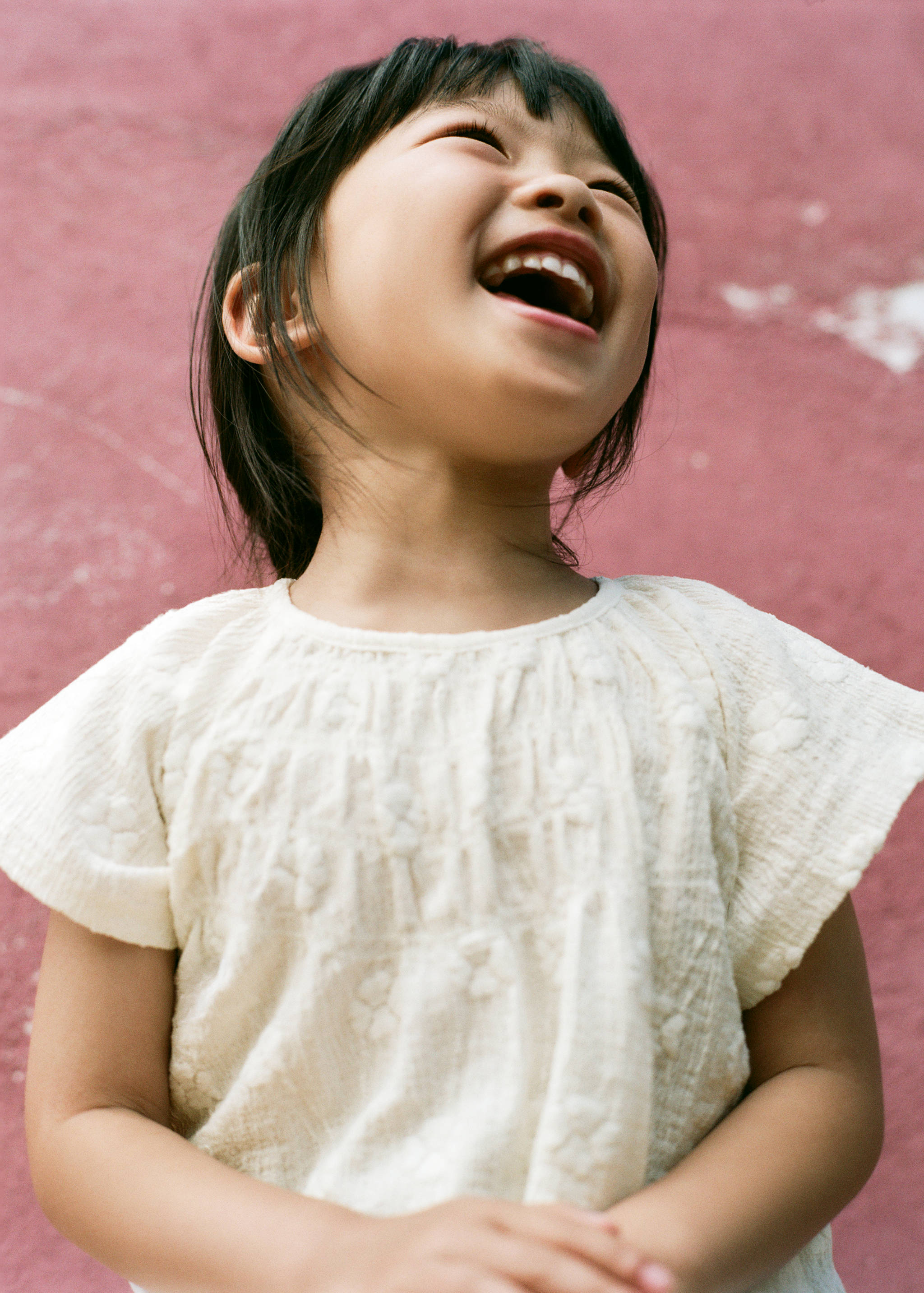 Flowy dress with embroidered details - Details of the article 5