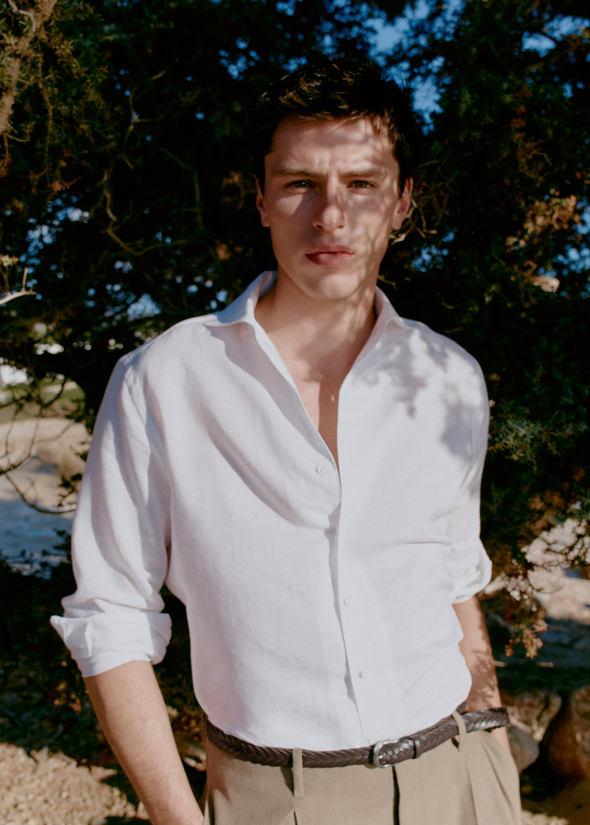 Regular-fit linen shirt - Details of the article 5