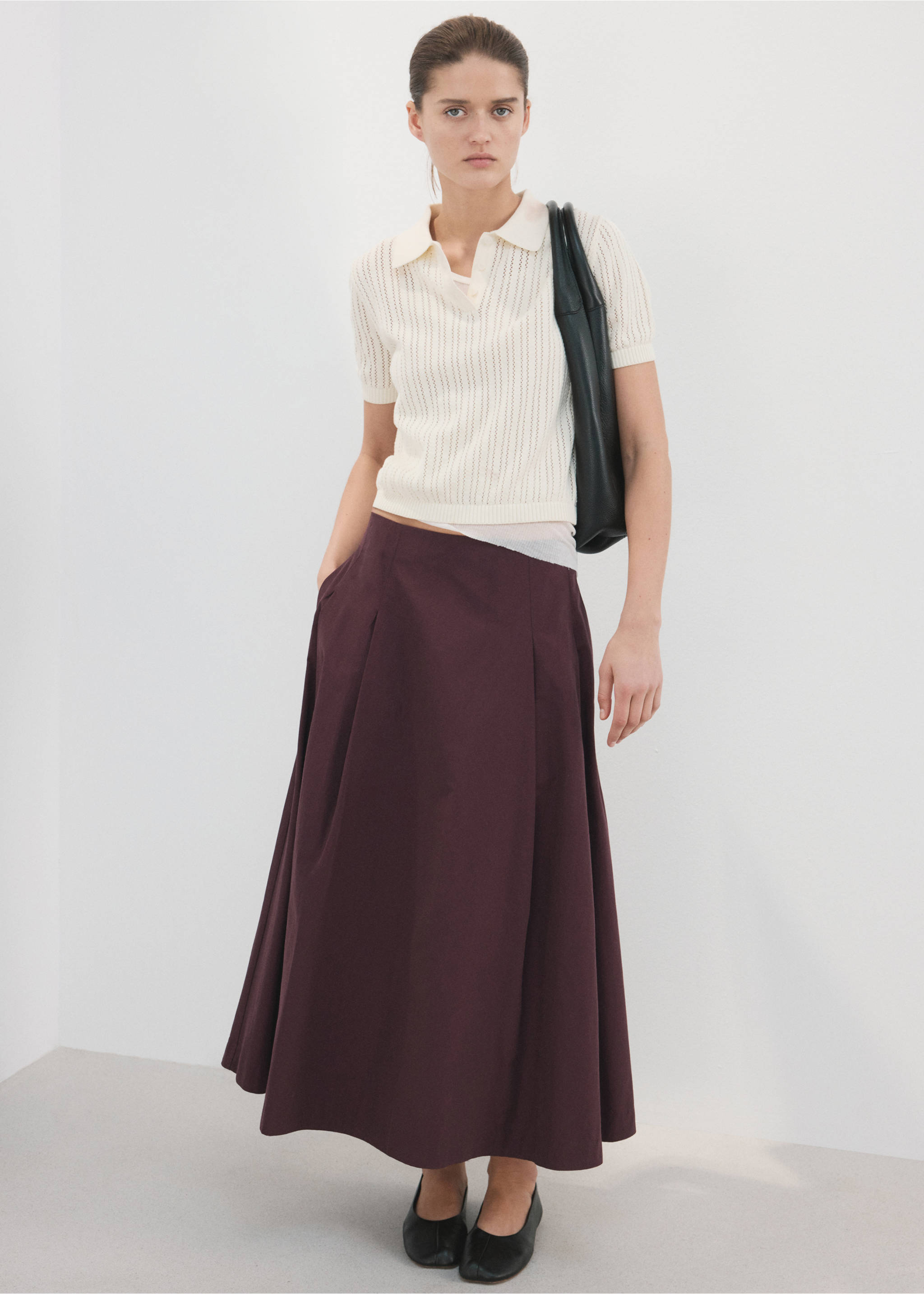 Saia pelo joelho evasé - Plano geral, Grená. Ref: 27098646-00.