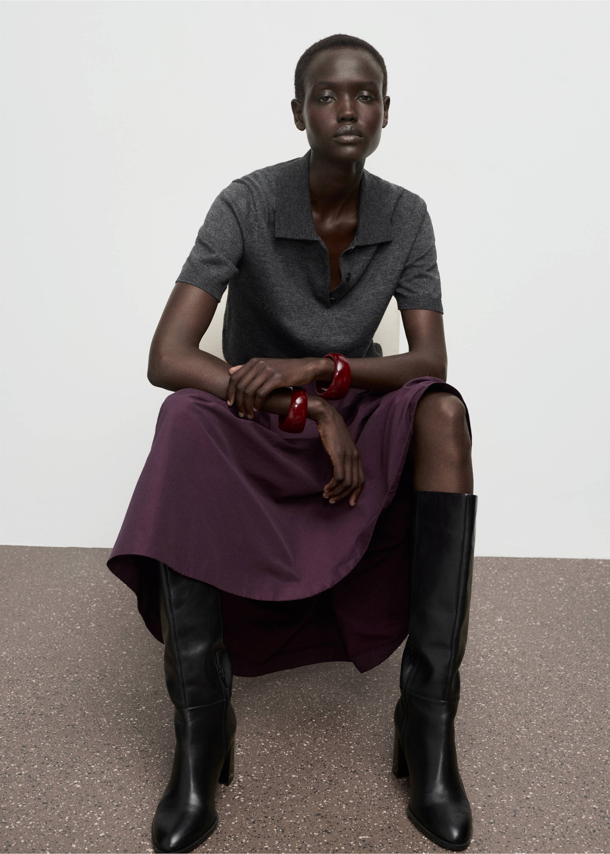 Saia pelo joelho evasé - Pormenor do artigo 2, Grená. Ref: 27098646-00.