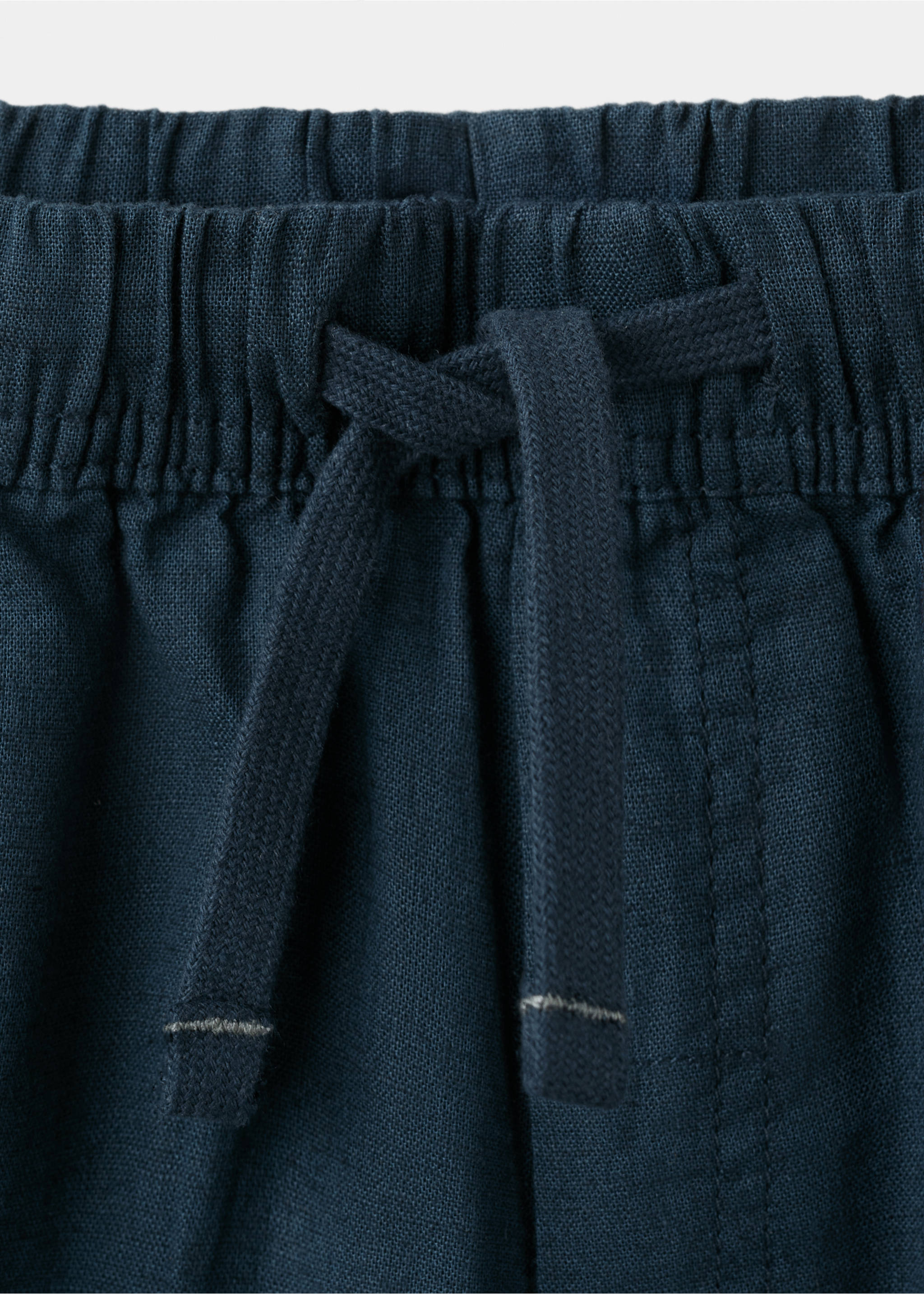 Cotton-linen blend bermuda shorts - Details of the article 8, Navy. Ref: 27098658-00.