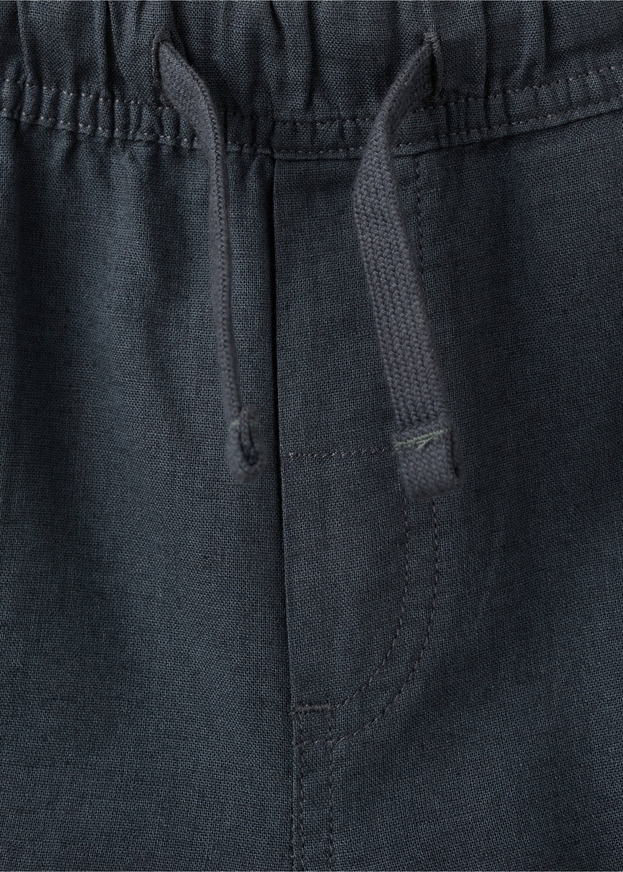 Cotton-linen blend bermuda shorts - Details of the article 8, Charcoal. Ref: 27098658-00.