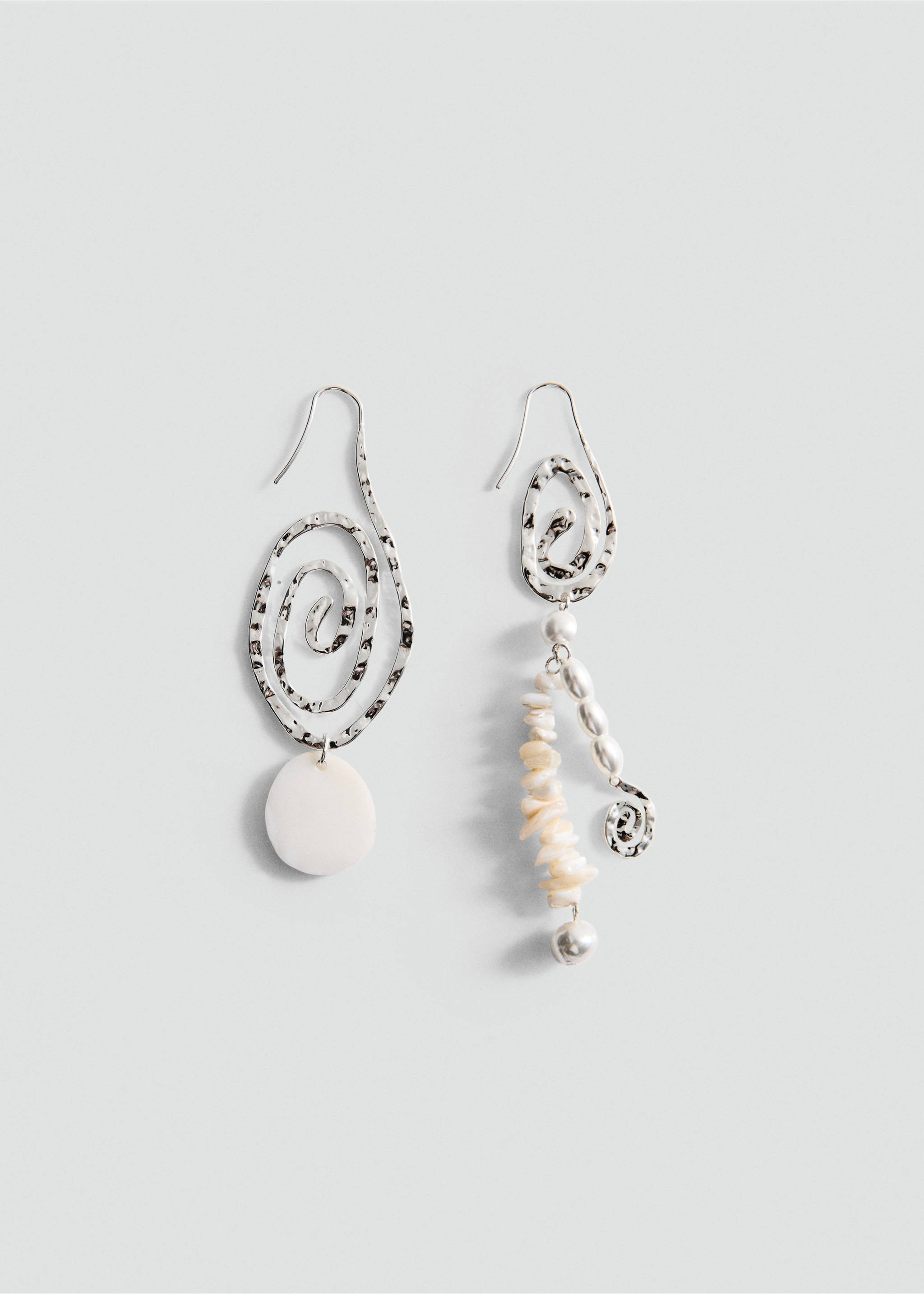 Asymmetric spiral earring - Article without model, Silver. Ref: 27098662-00.