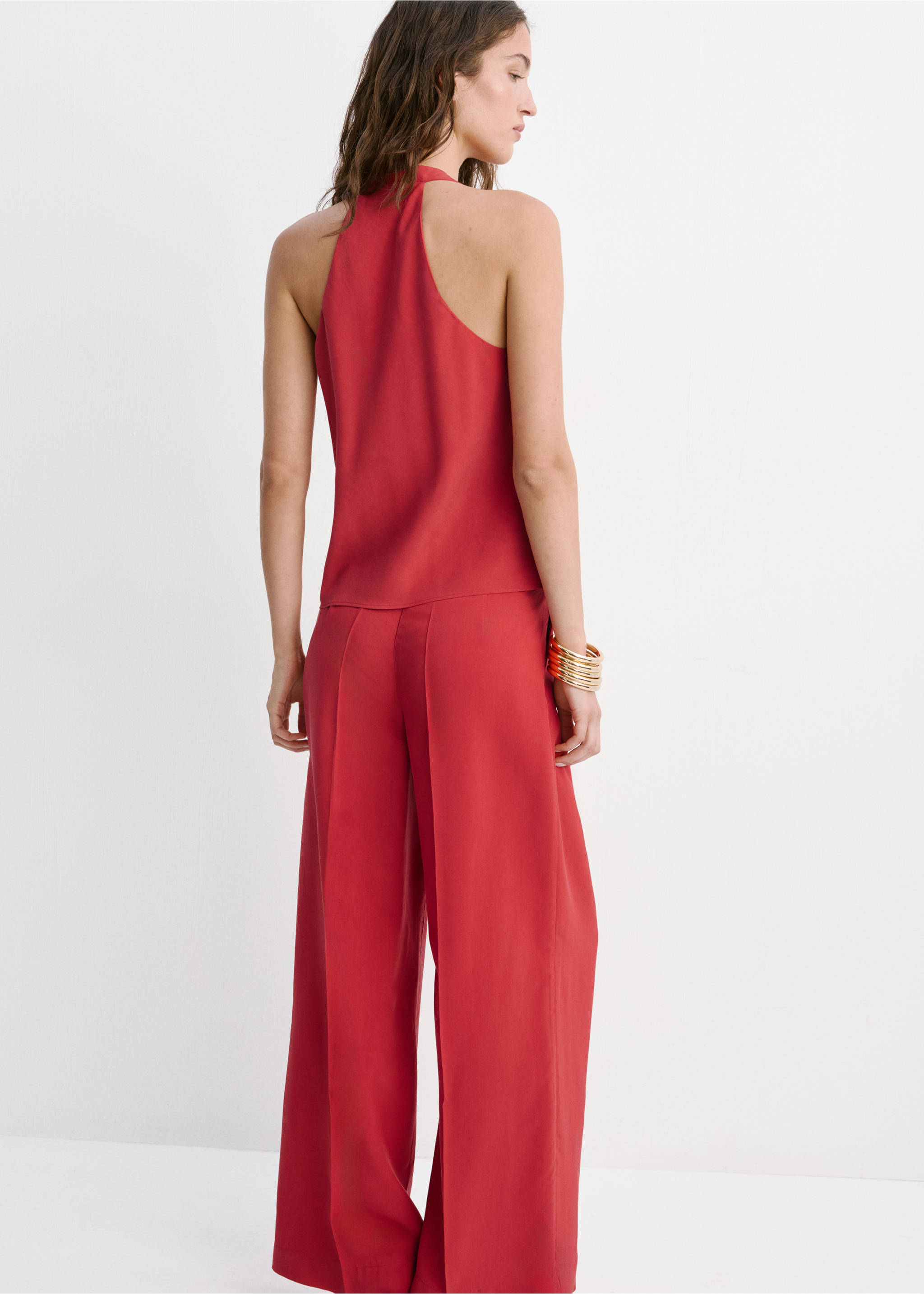 Straight lyocell trousers - Reverse of the article, Red. Ref: 27098664-00.