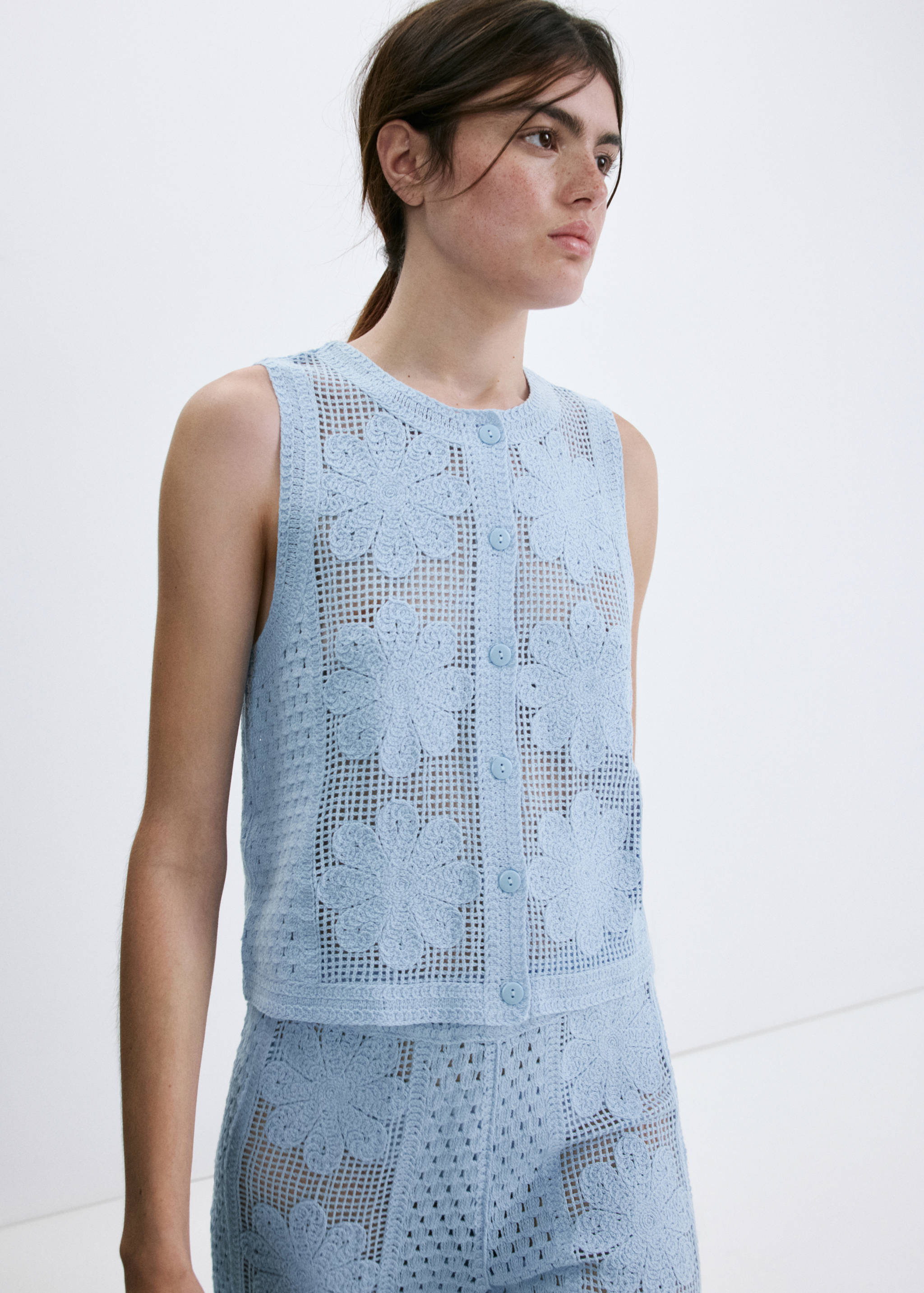 Embroidered openwork knit gilet - Medium plane