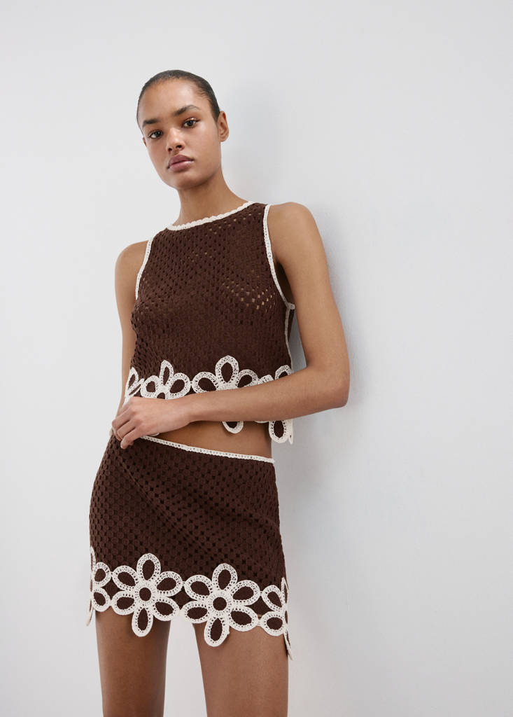 Crocheted skirt with floral embroidery