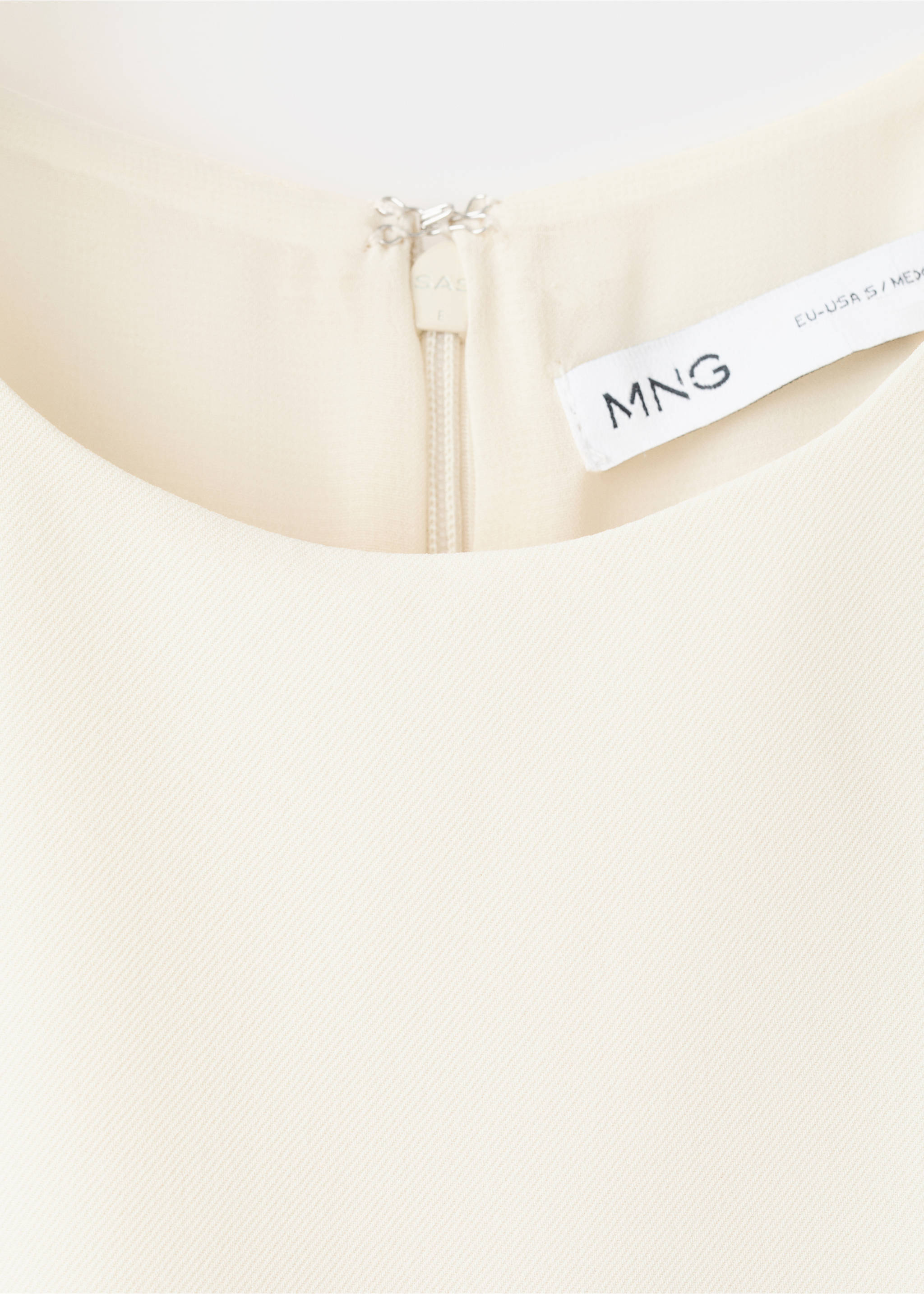 Long halter neck jumpsuit - Details of the article 8, Ecru. Ref: 27099059-00.