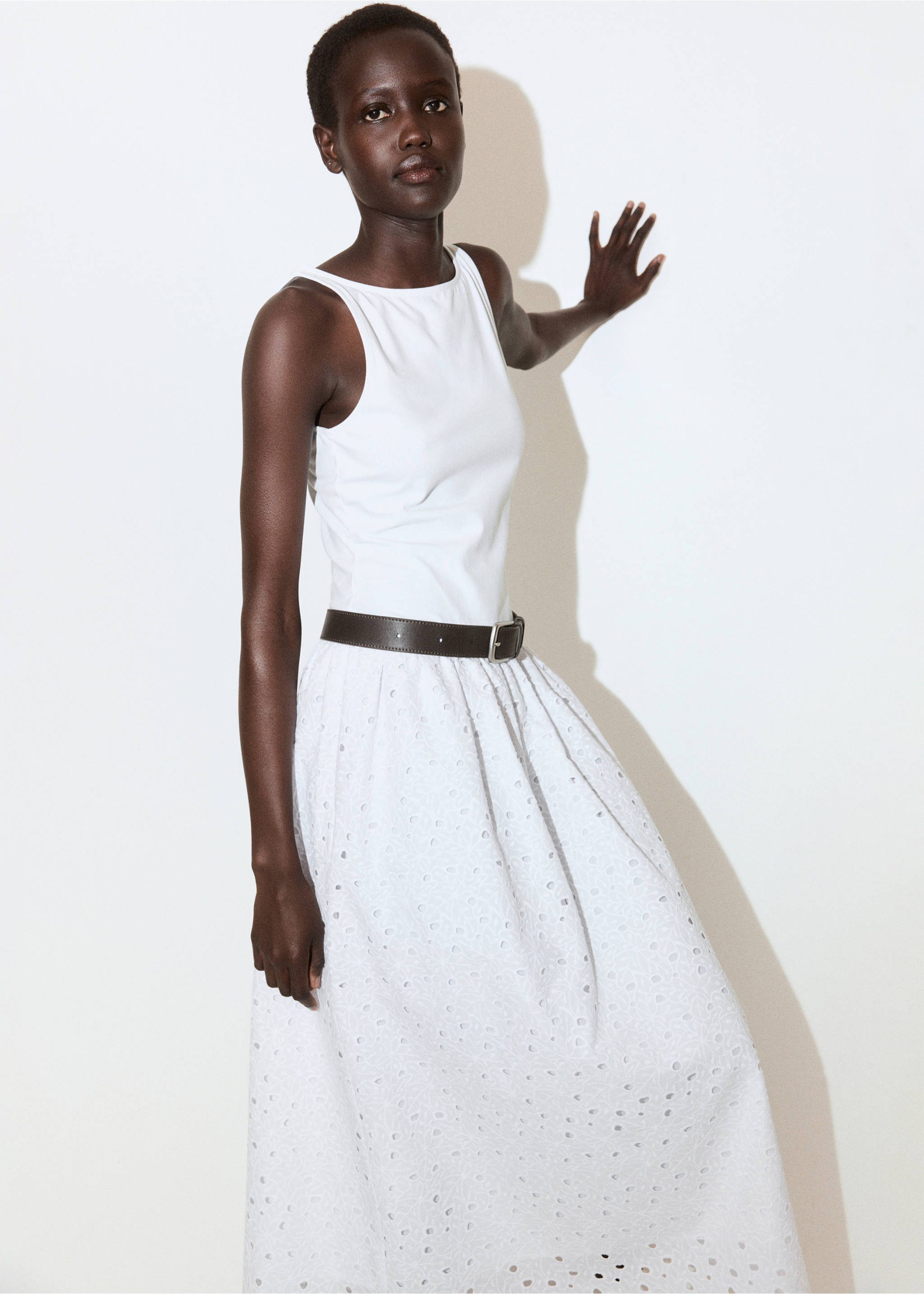 A-line dress with broderie anglaise embroidery - Details of the article 2, White. Ref: 27099067-00.