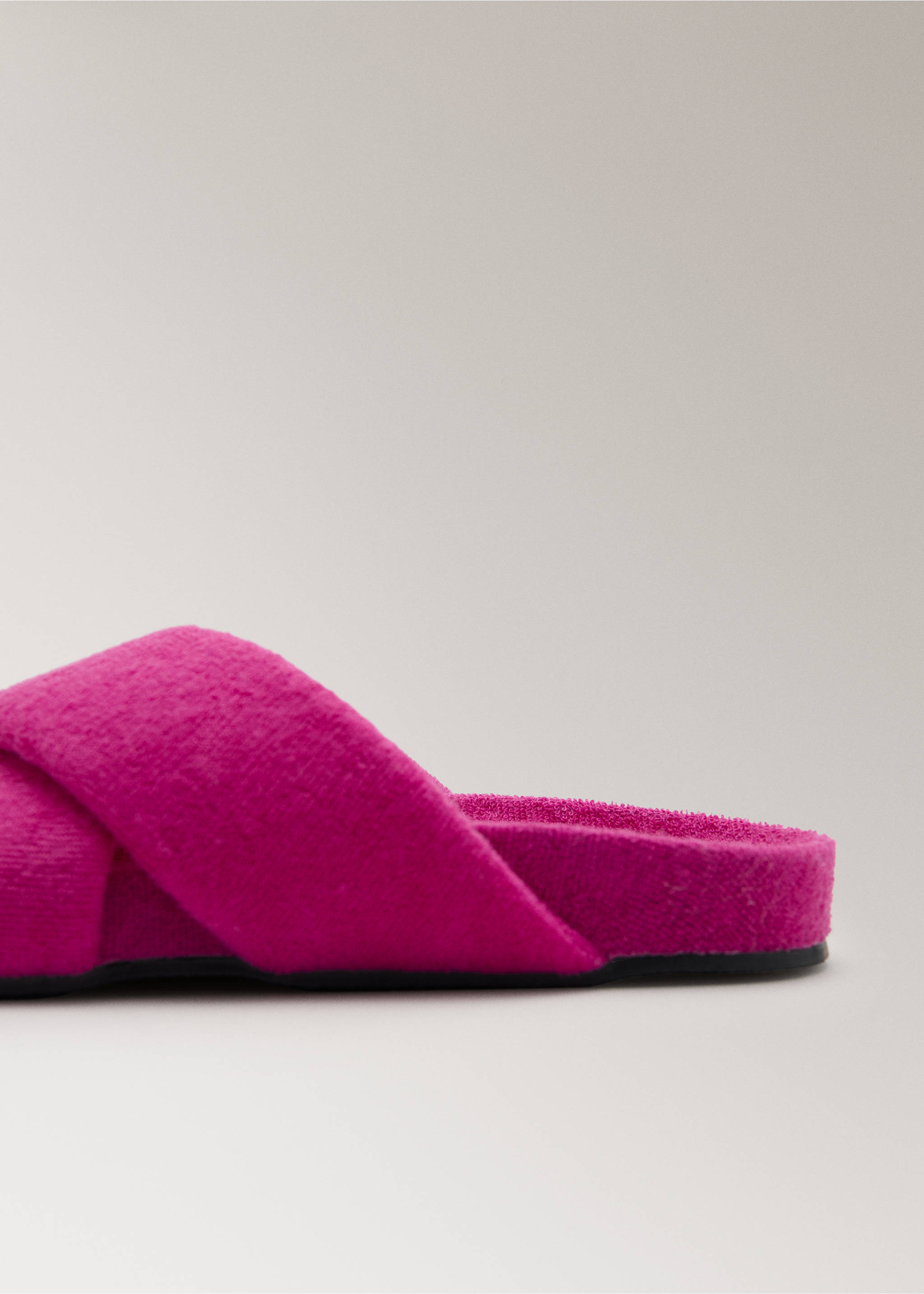 Cross-strap terry cloth slippers - Details of the article 1, Fuchsia. Ref: 27099069-00.