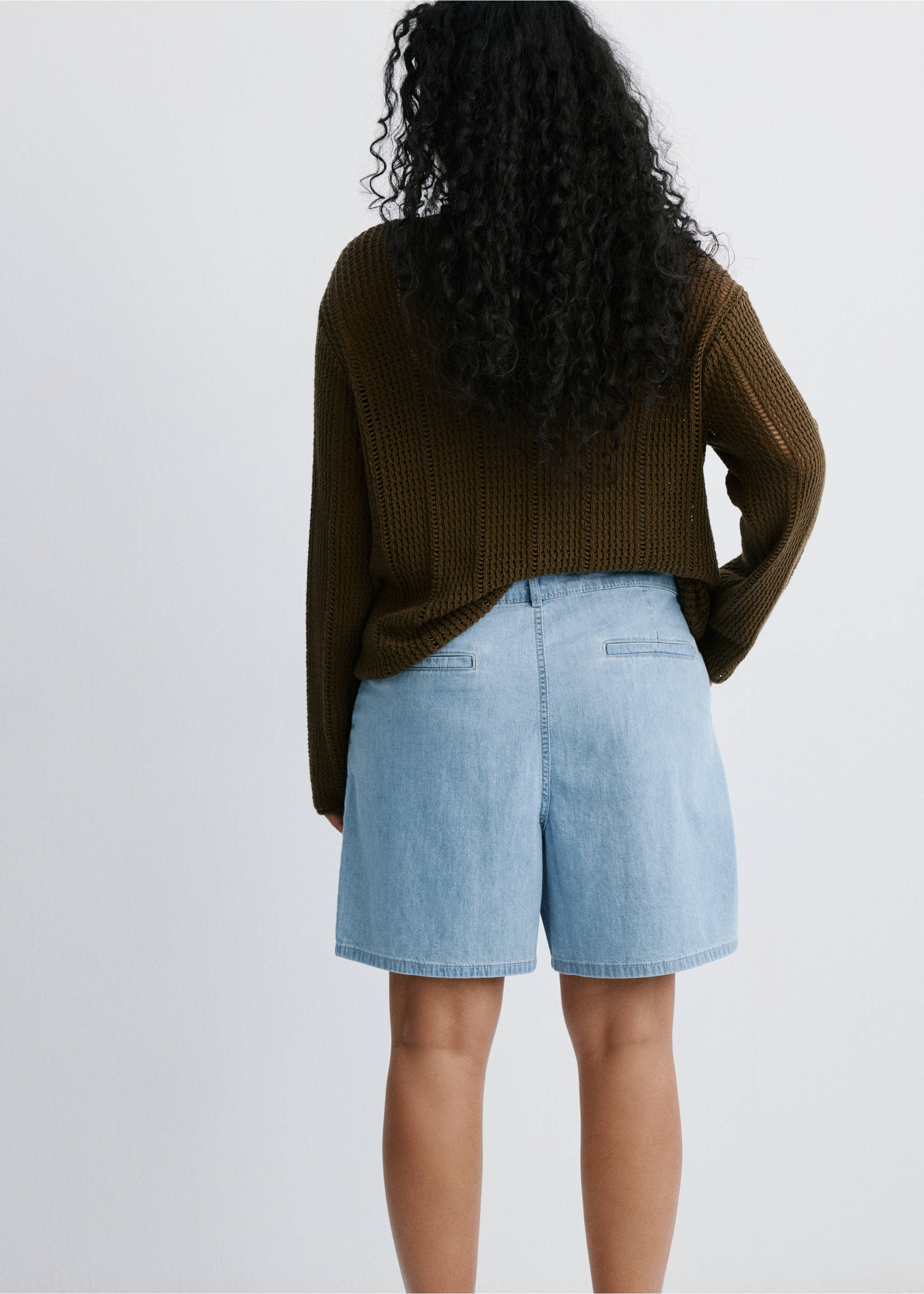 Mid-rise denim bermuda shorts with pleats - Details of the article 4, Light Blue. Ref: 27099071-00.