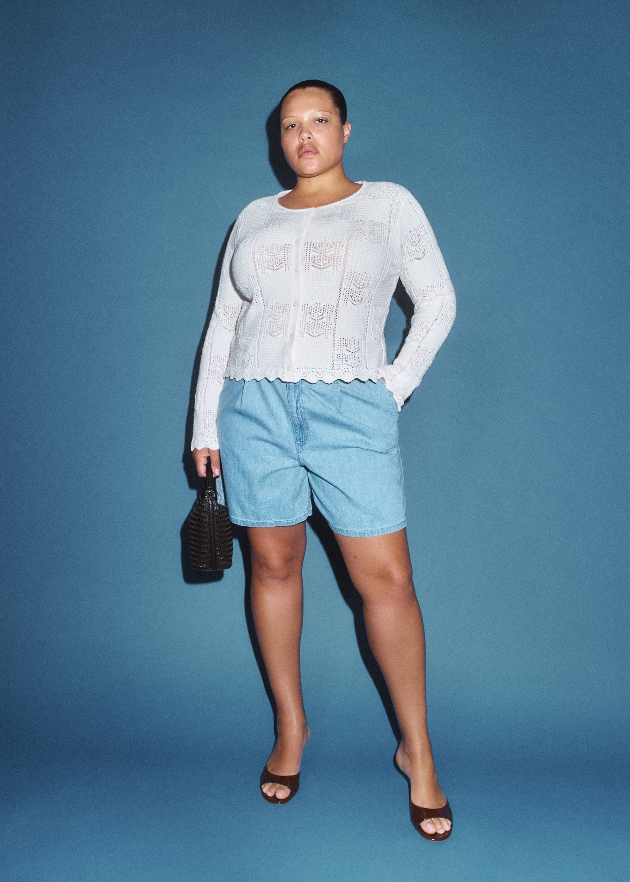 Mid-rise denim bermuda shorts with pleats - Details of the article 6