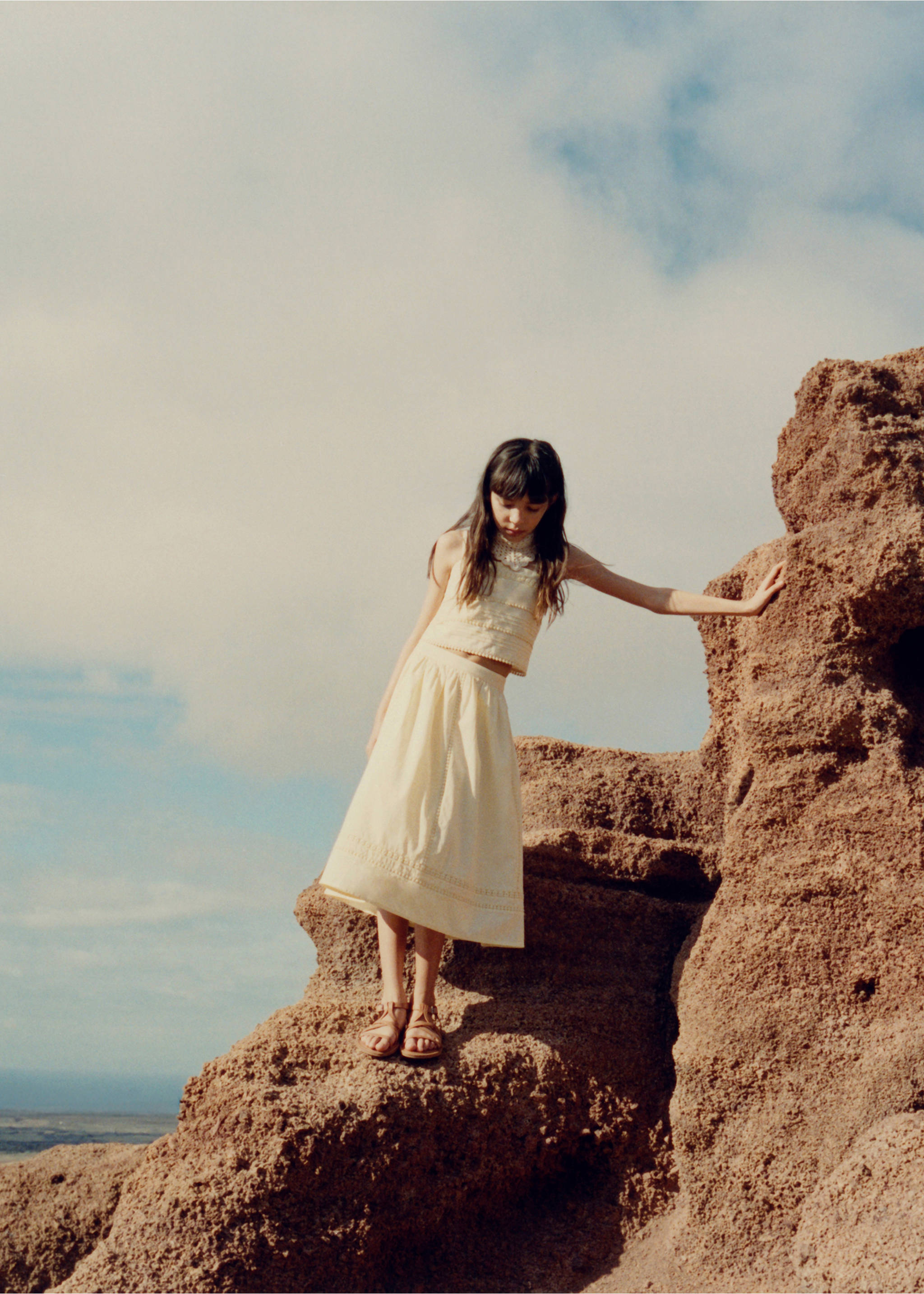 Falda midi detalles bordados - Detalle del artículo 5, Amarillo pastel. Ref: 27099210-00.
