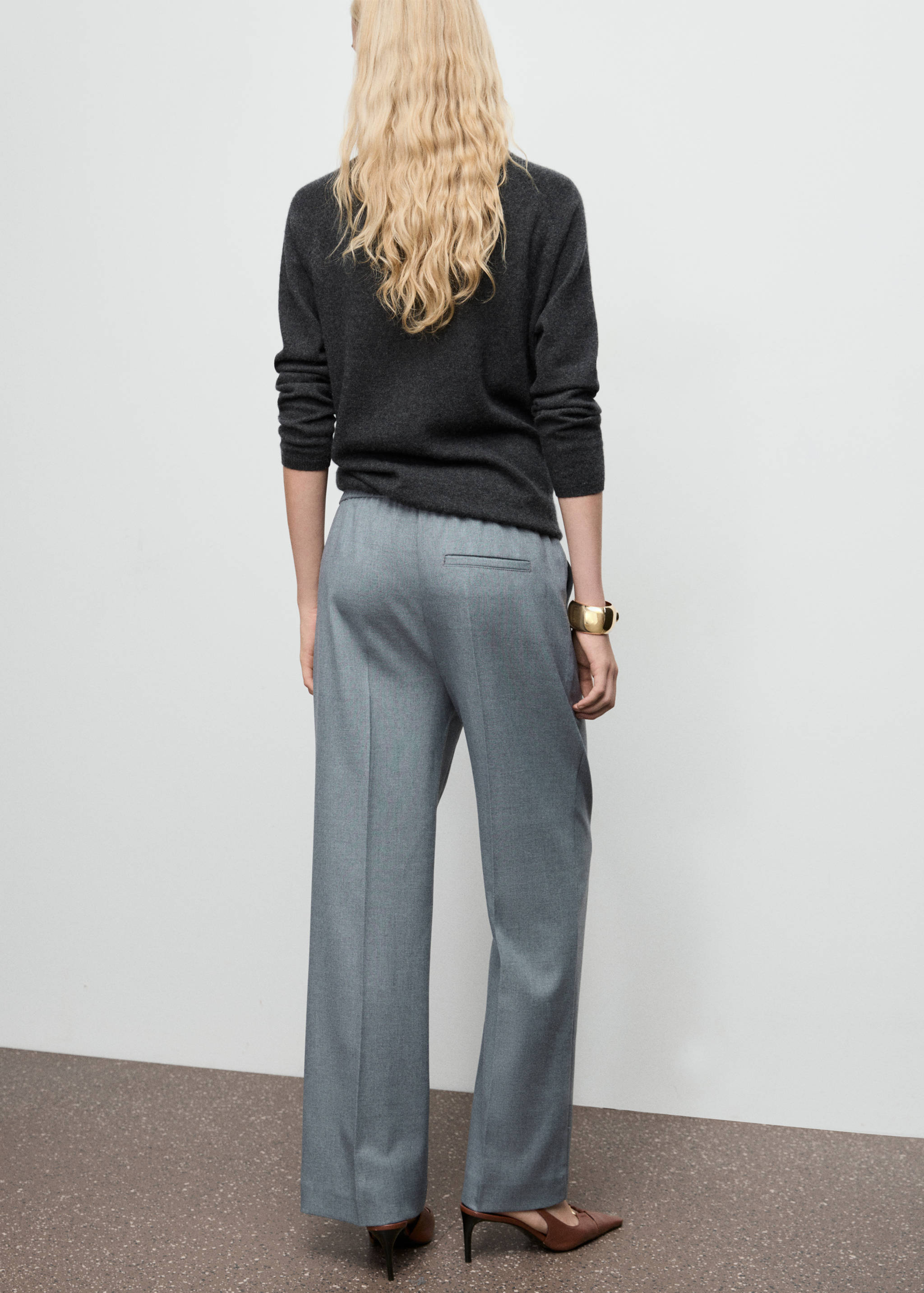 Wide leg trousers with elastic waist - Reverse of the article