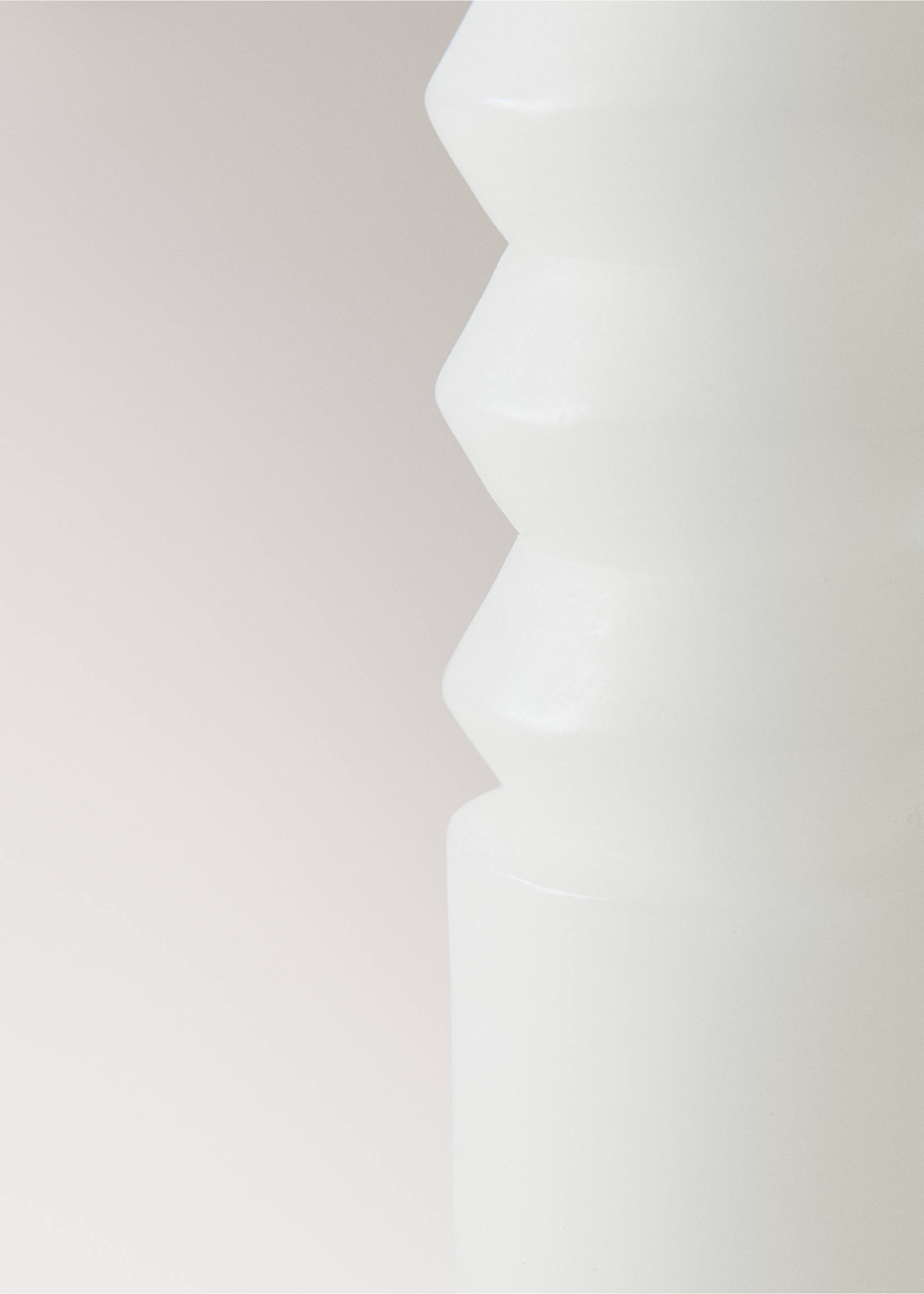 Tall sculptural candle - Details of the article 2, Off White. Ref: 27118295-00.