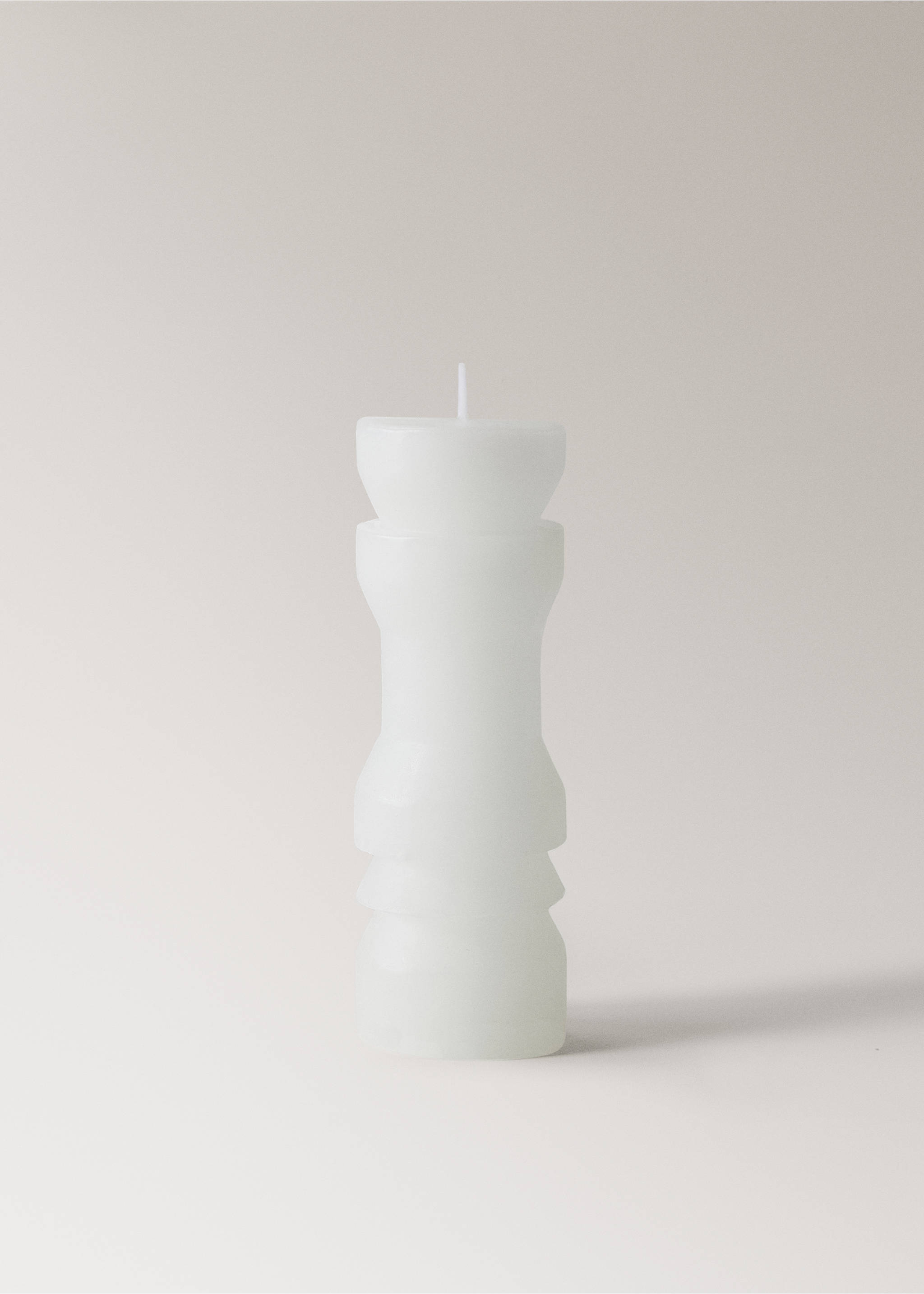 Low sculptural candle - Article without model, Off White. Ref: 27128294-00.