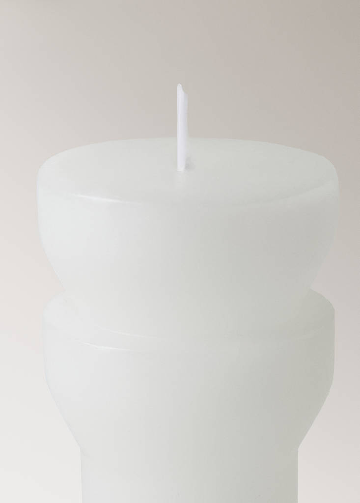 Low sculptural candle — Off White