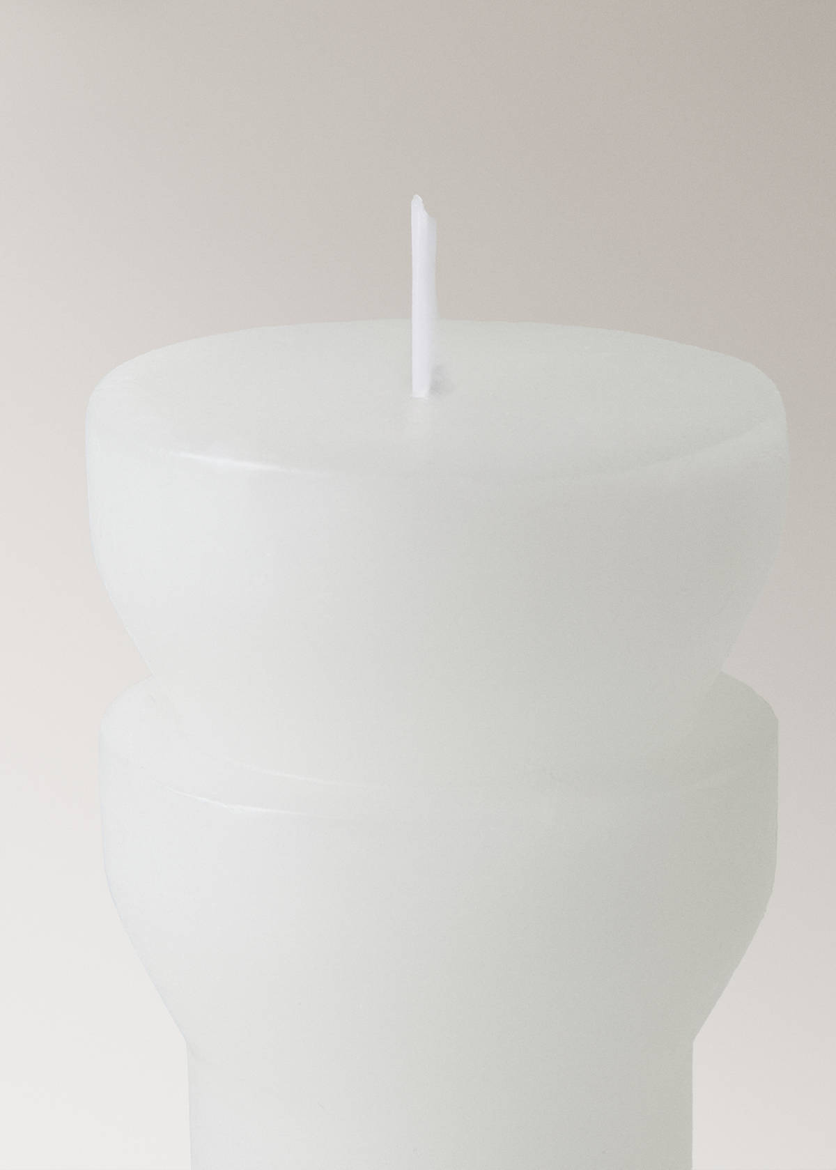 Low sculptural candle — Off White