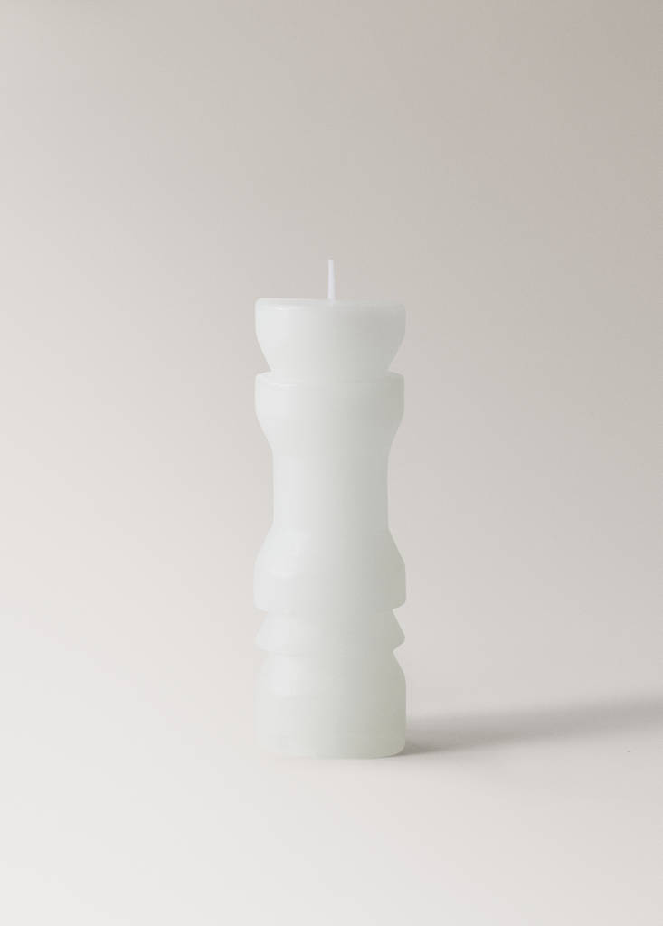 Low sculptural candle — Off White