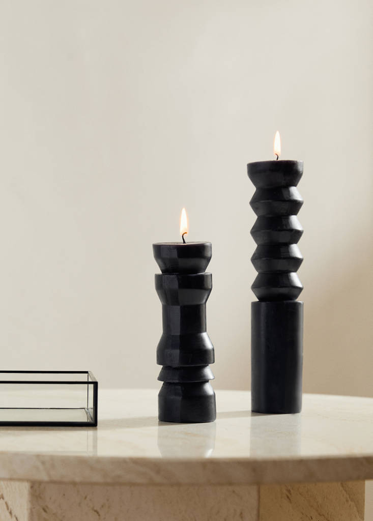 Low sculptural candle — Black