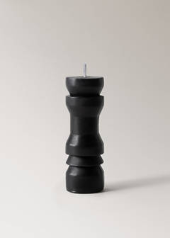 Low sculptural candle — Black 5