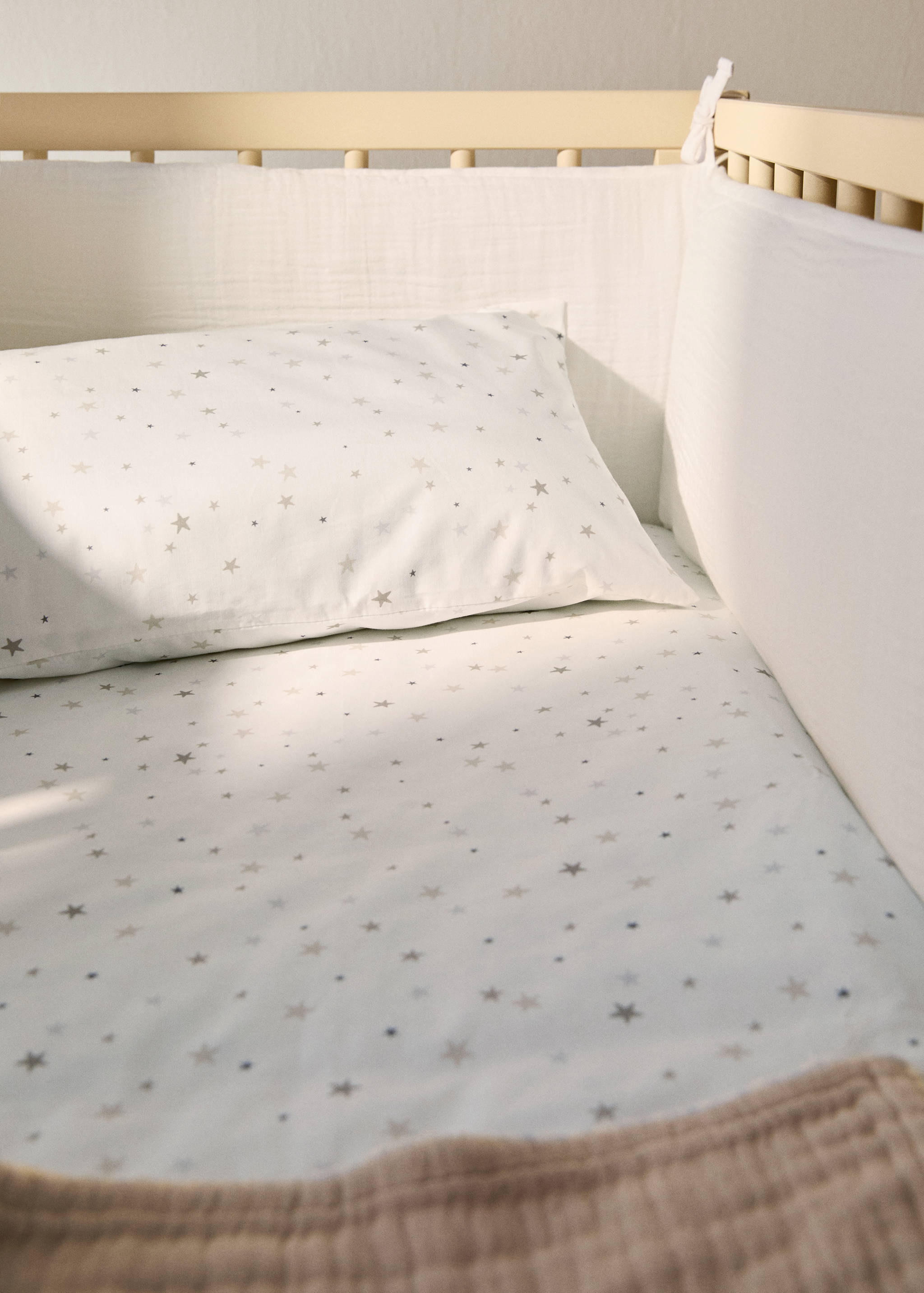 Children’s cotton gauze cot protector - General plane