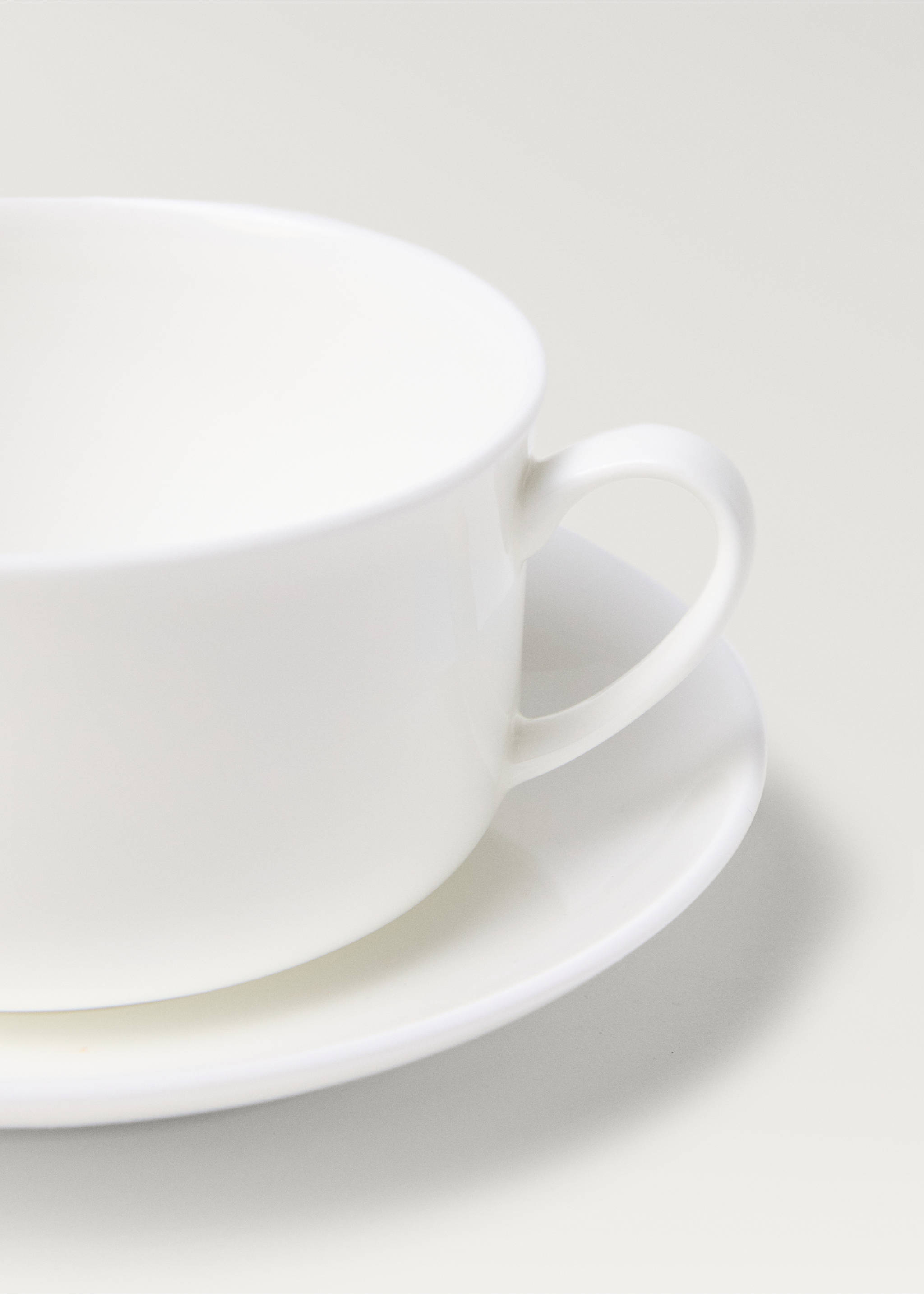 Large mug with bone china plate - Details of the article 2, Off White. Ref: 27152937-00.