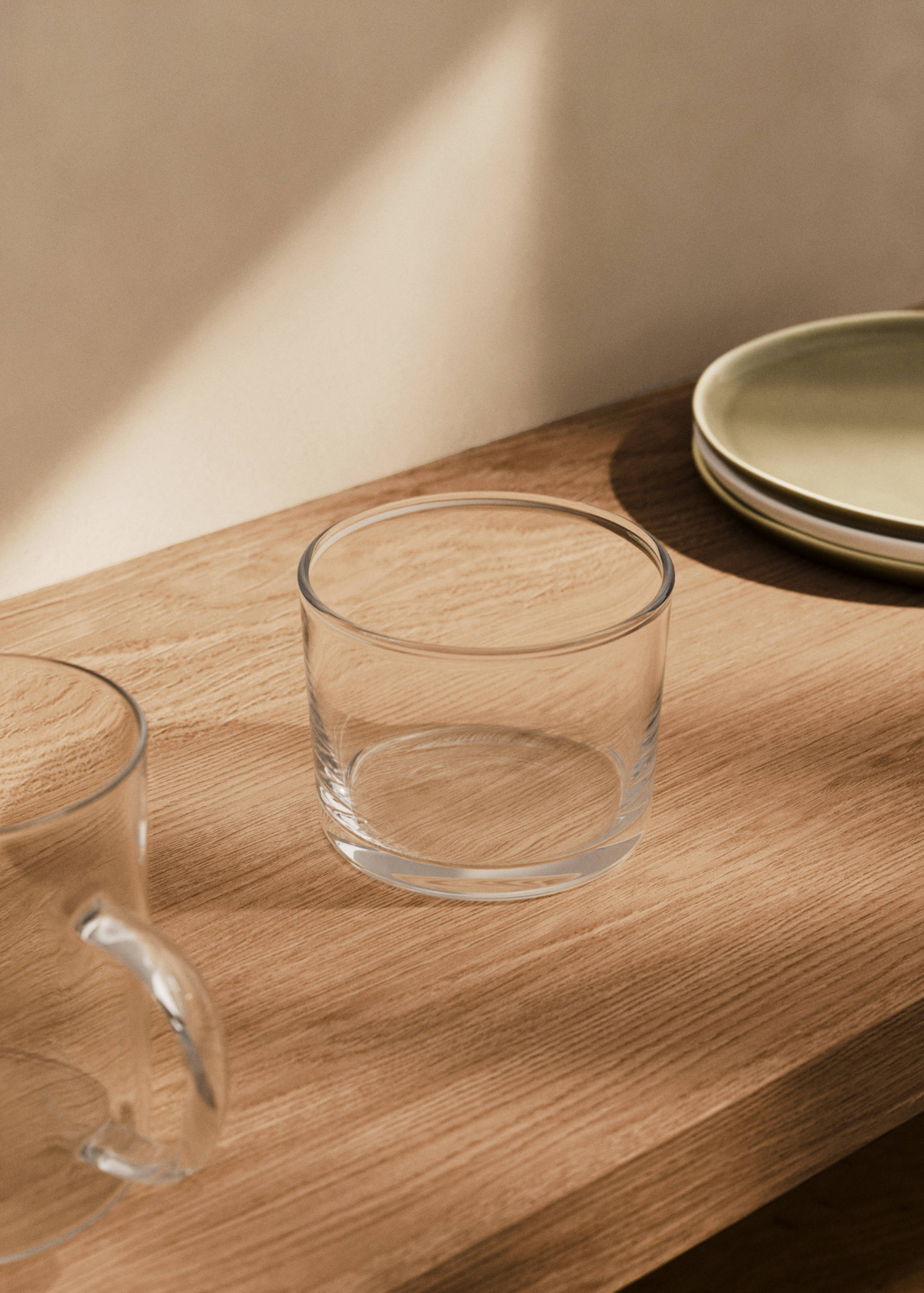 Bardzo mała szklanka z gładkiego szkła - Plan ogólny