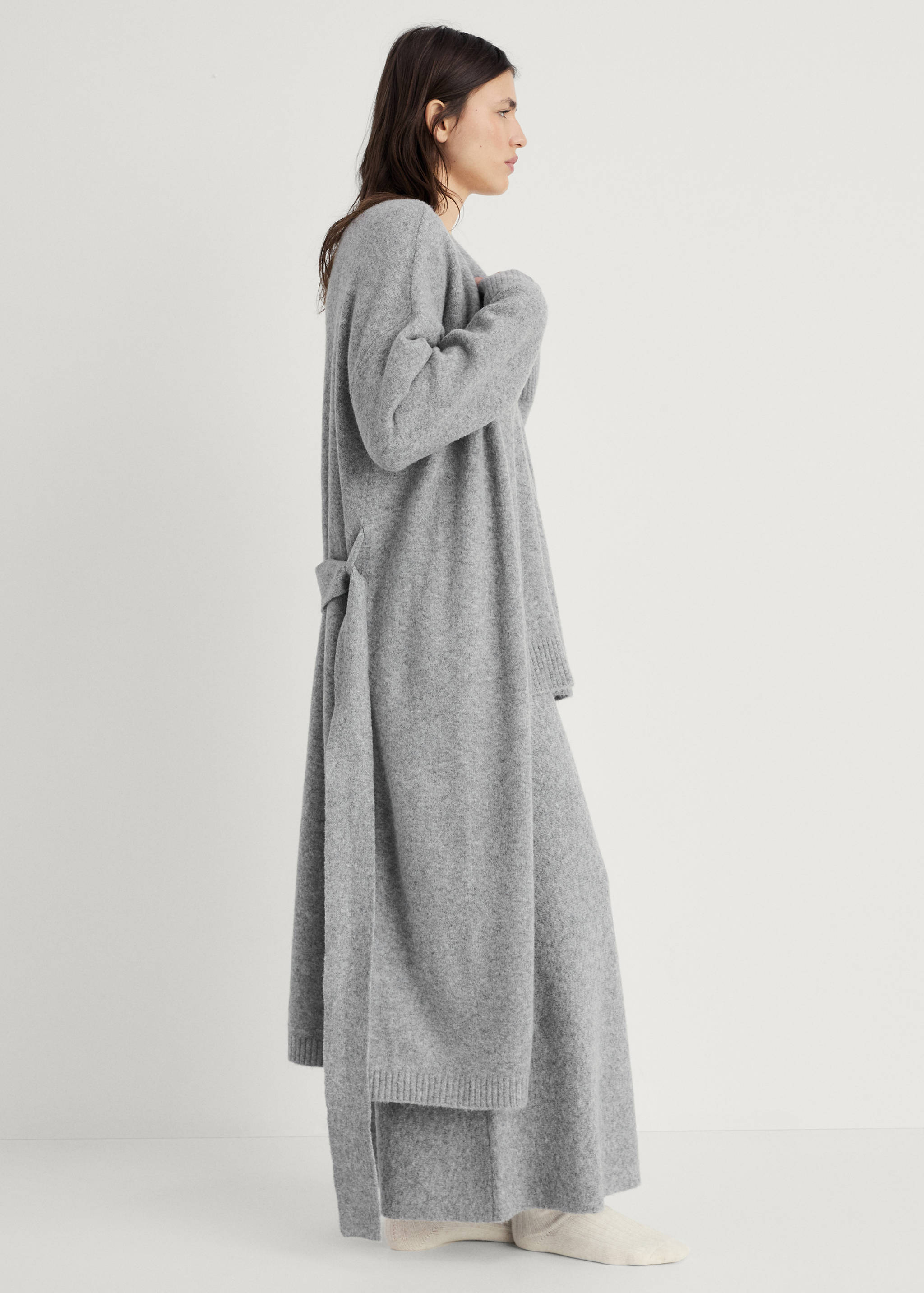 Long knitted cardigan - Medium plane