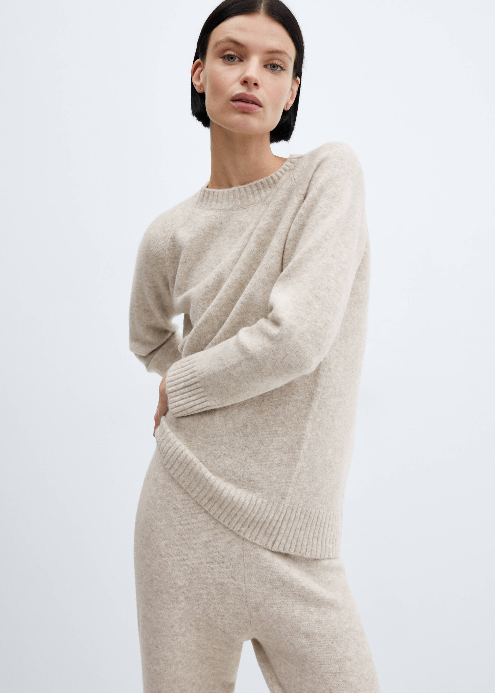 Long knitted trousers - Details of the article 1