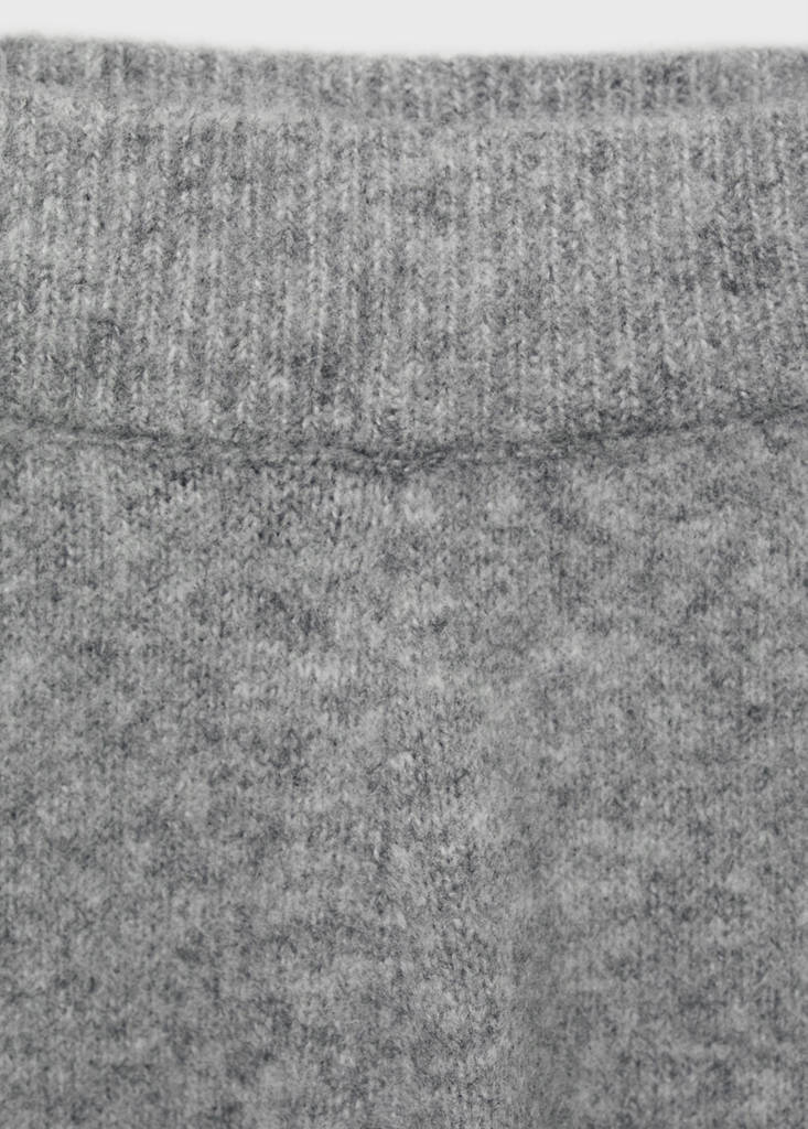 Long knitted trousers — Grey
