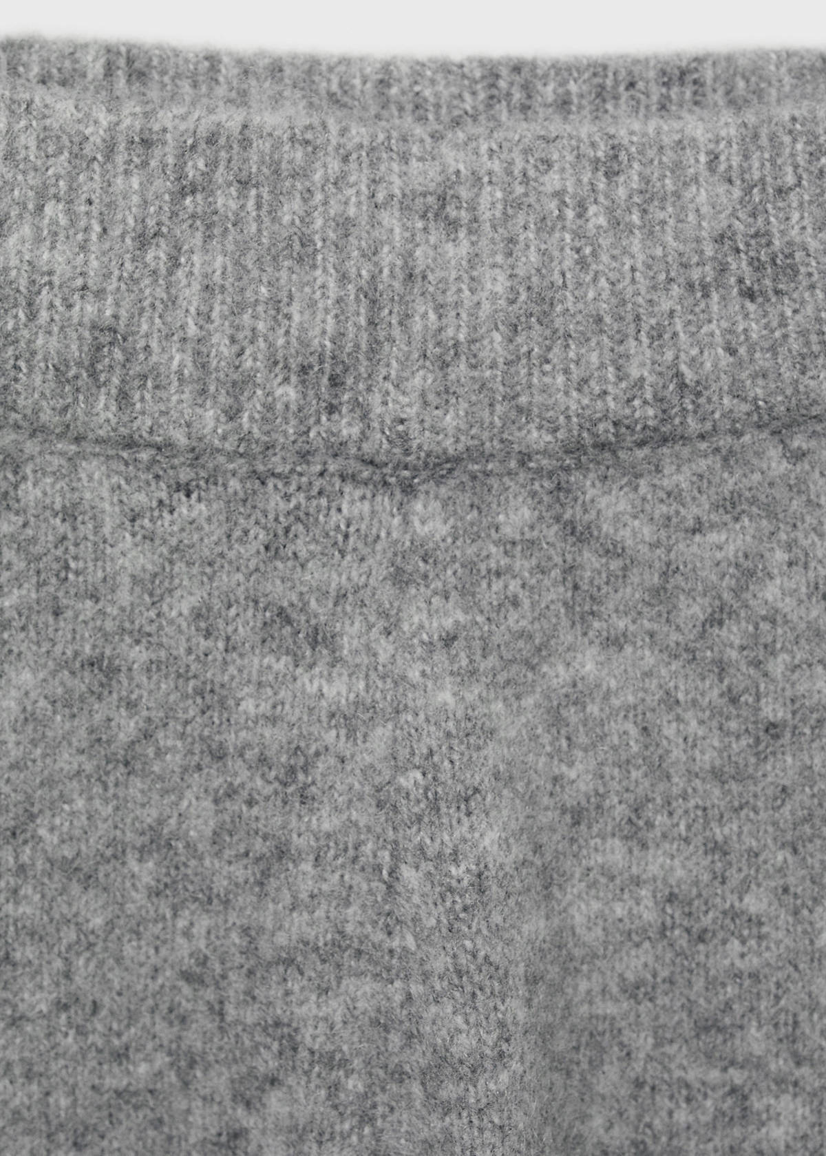 Straight knitted trousers — Grey