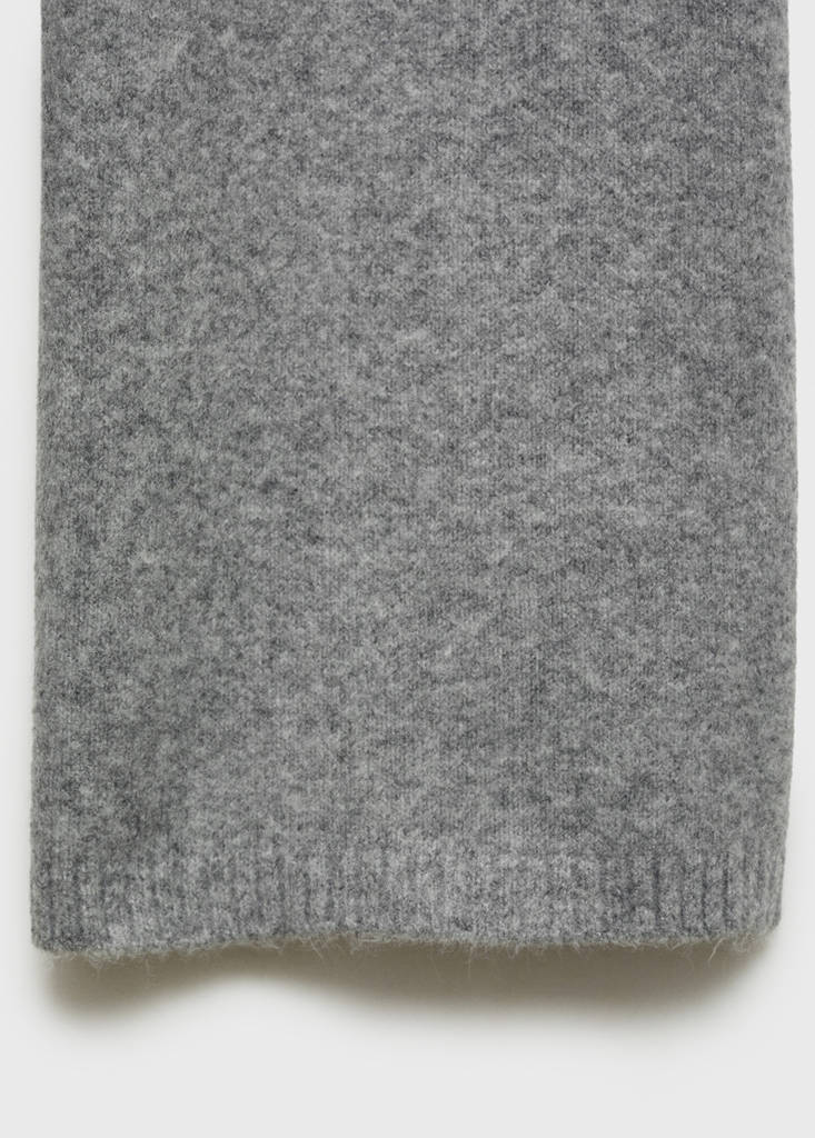 Long knitted trousers — Grey
