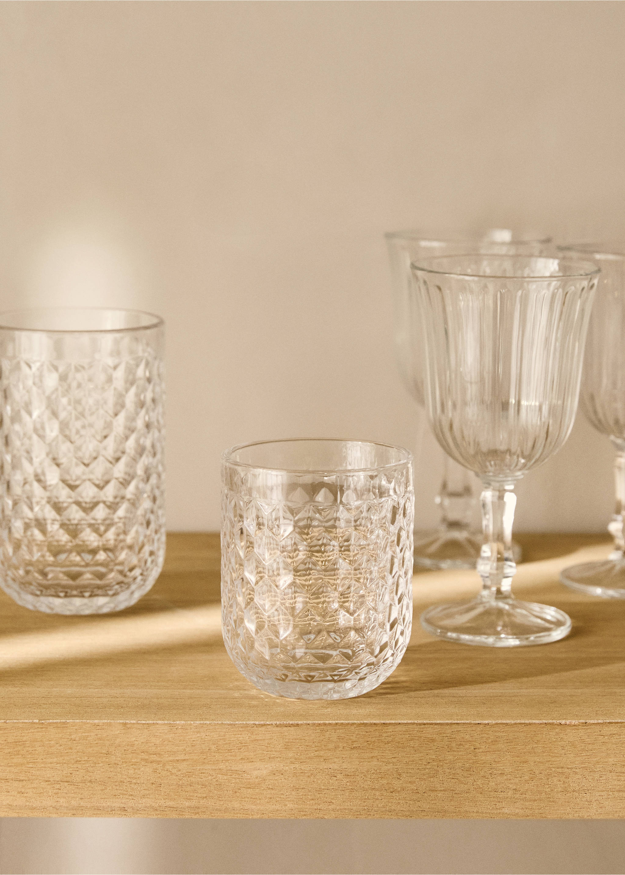 Small geometric embossed glass - General plane, Ice Grey. Ref: 27192939-00.