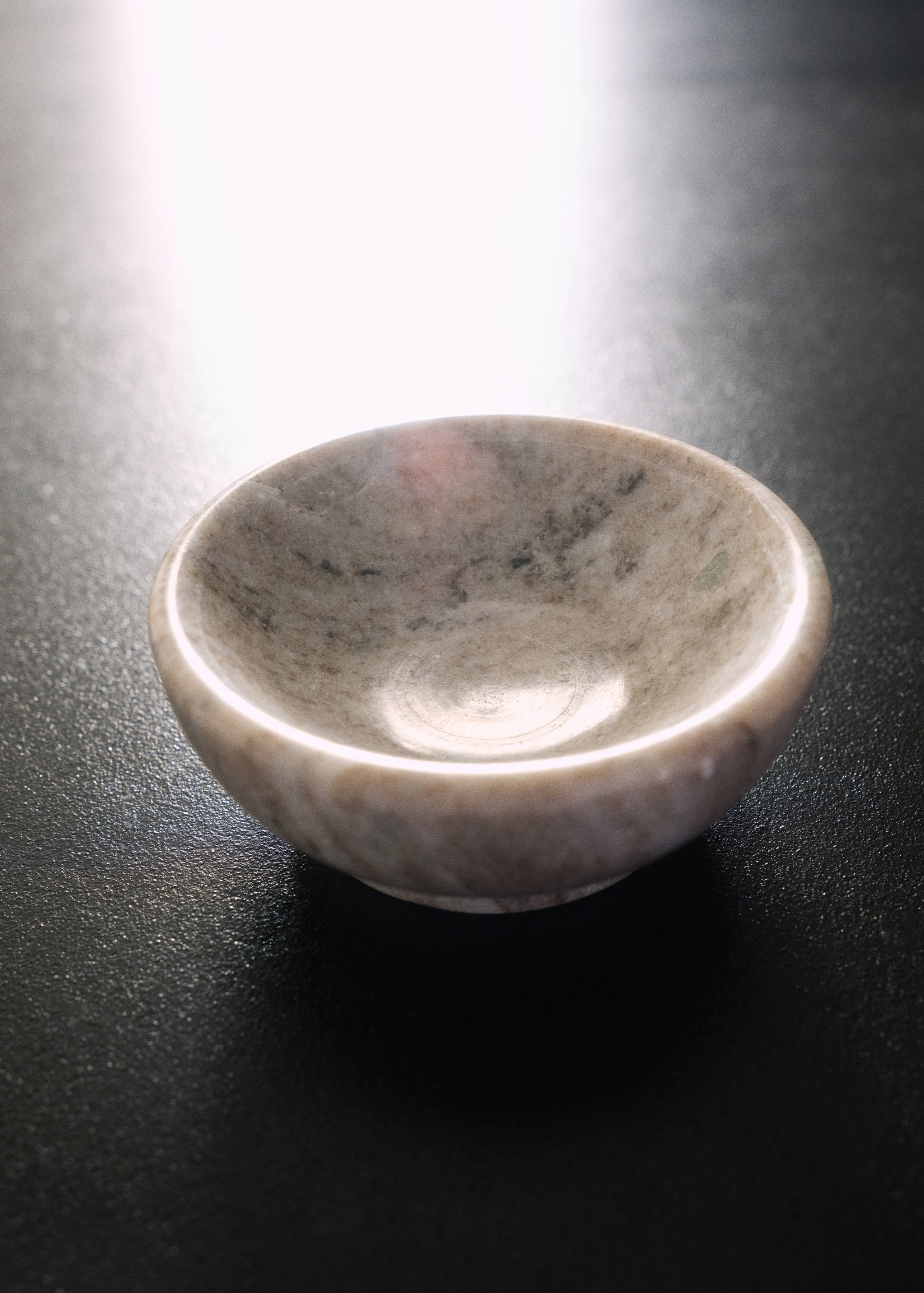 Medium marble bowl - Details of the article 5