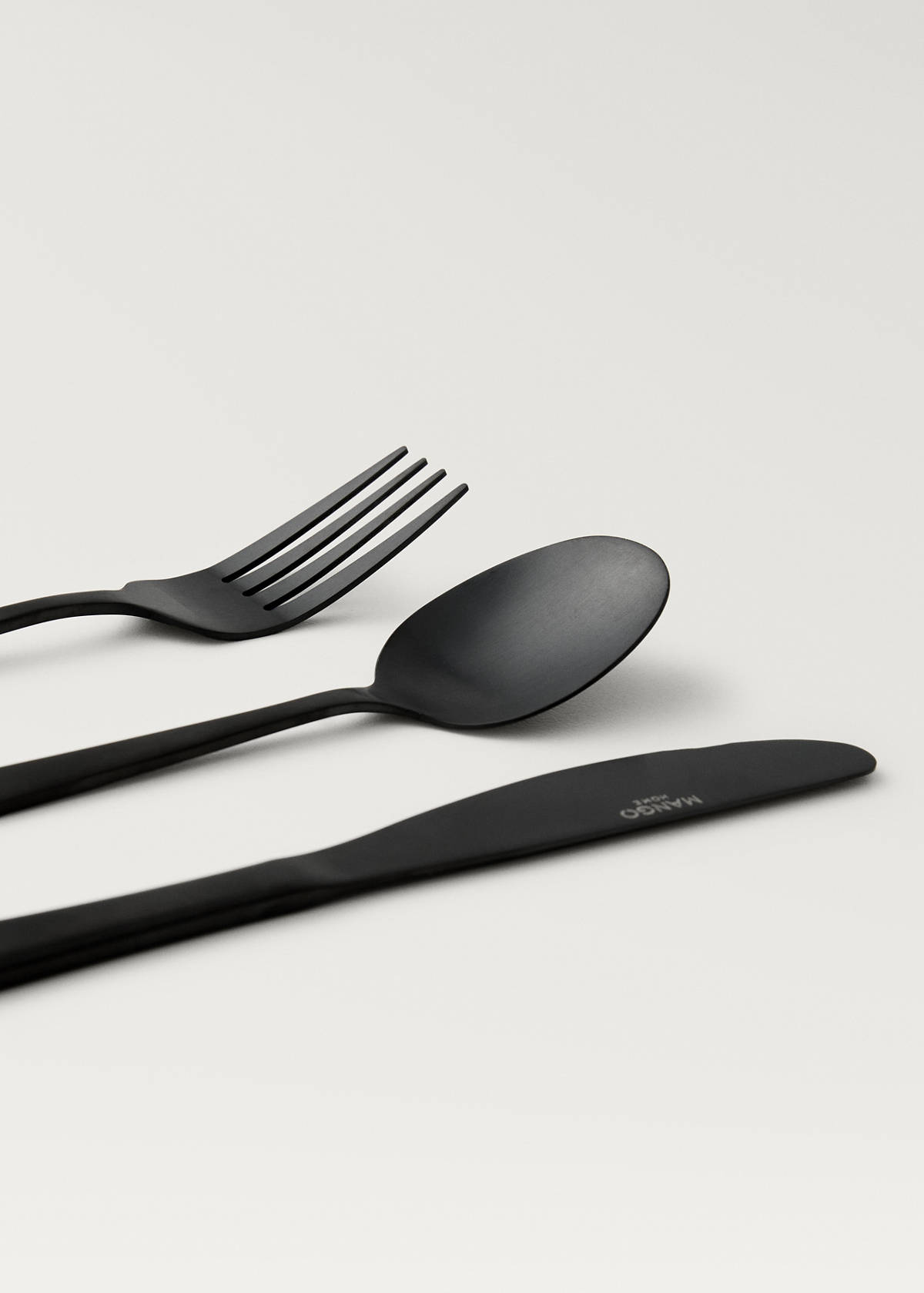 3-piece cutlery set in stainless steel with a matte finish — Black