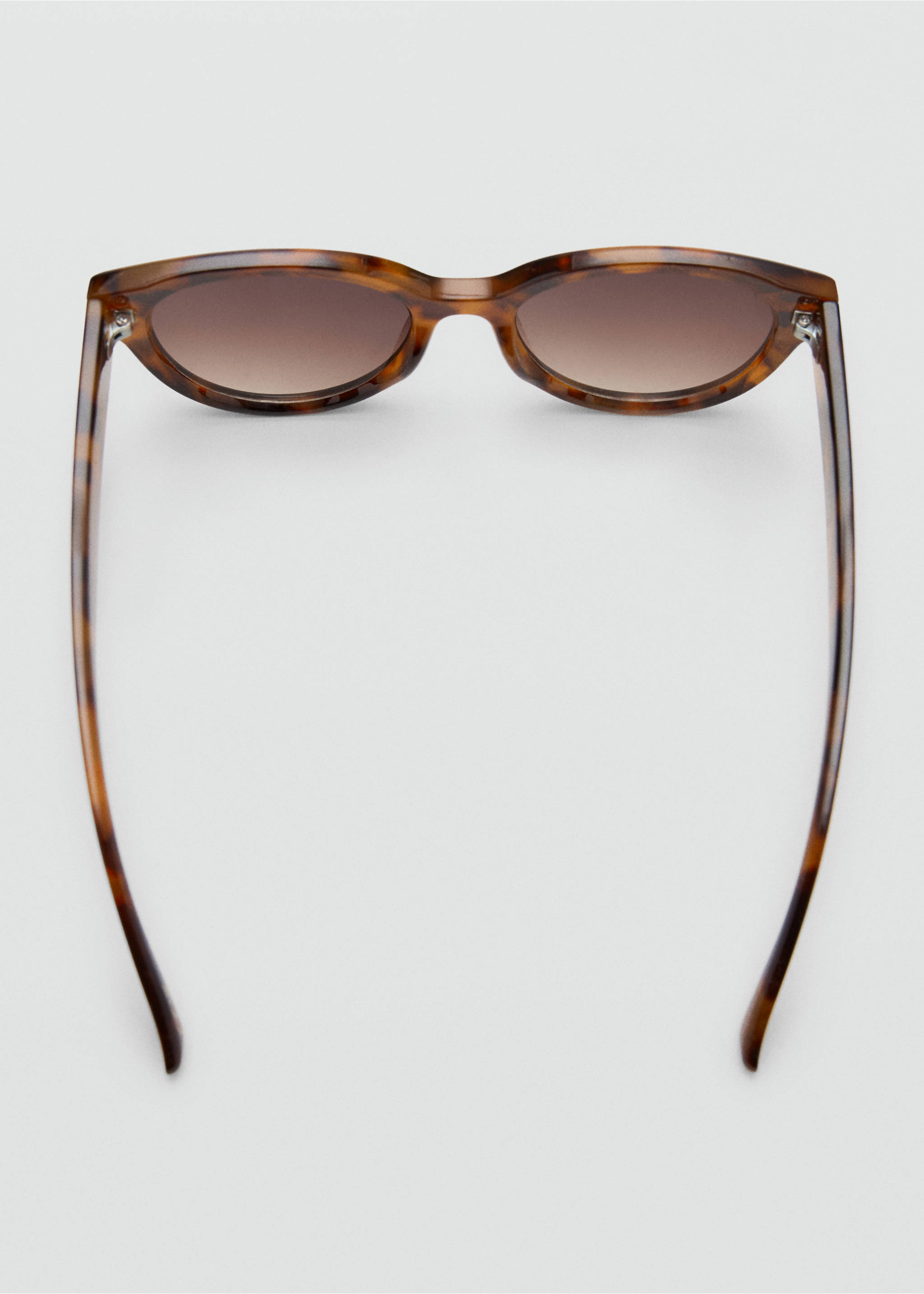 Cat-eye sunglasses - Details of the article 1, Chocolate. Ref: 37001335-00.