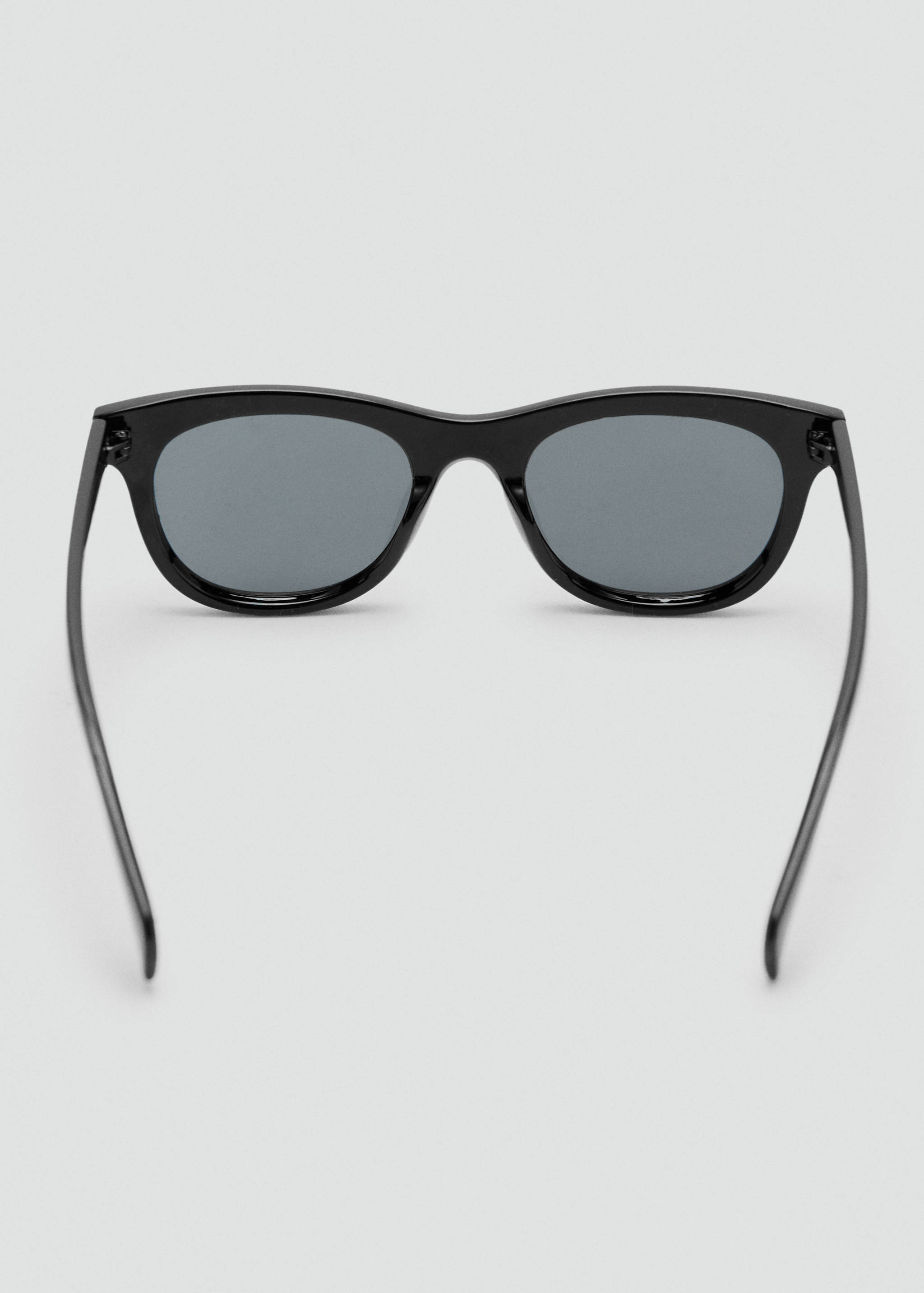 Resin frame sunglasses - Details of the article 1