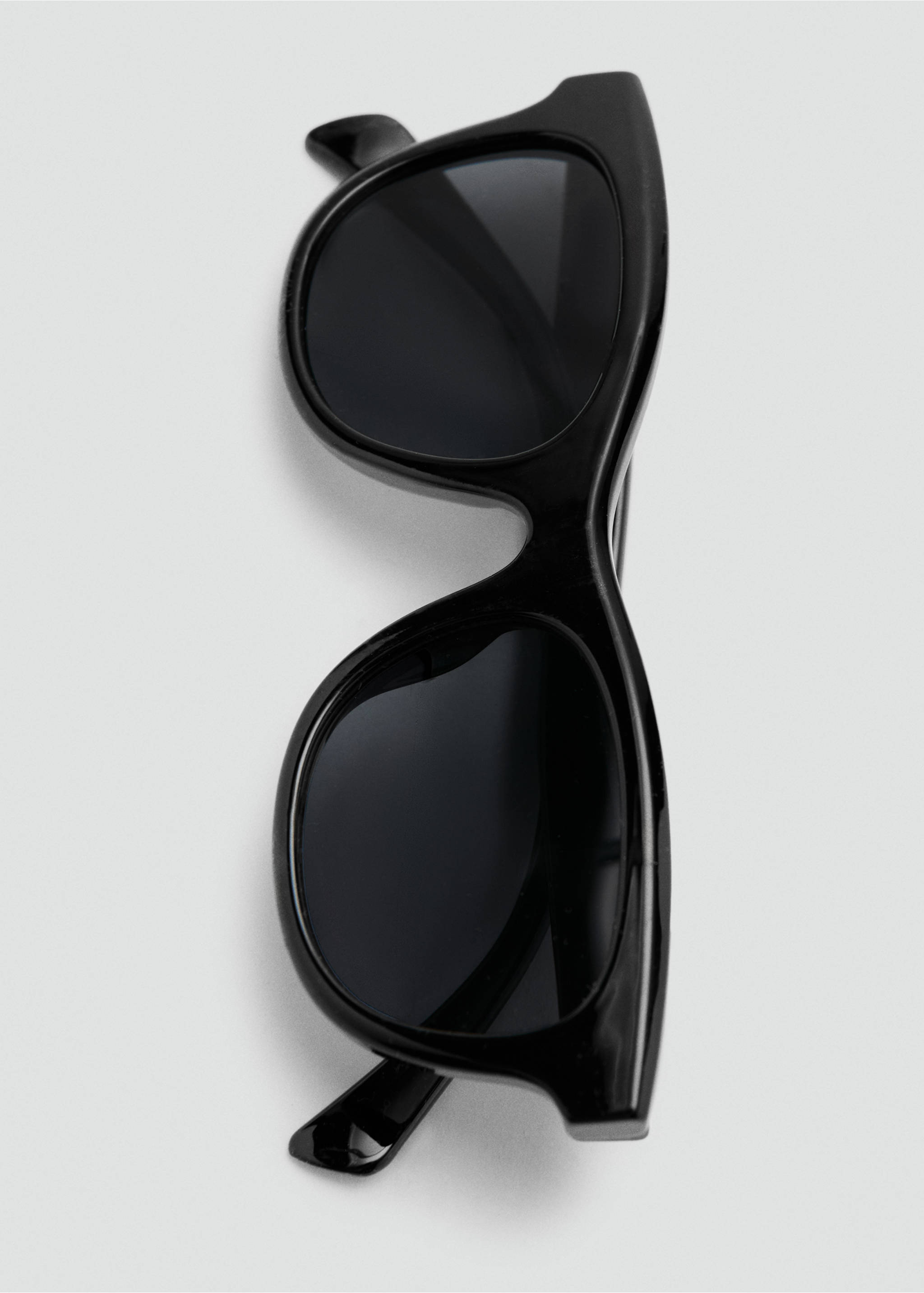Resin frame sunglasses - Details of the article 2, Black. Ref: 37001338-00.