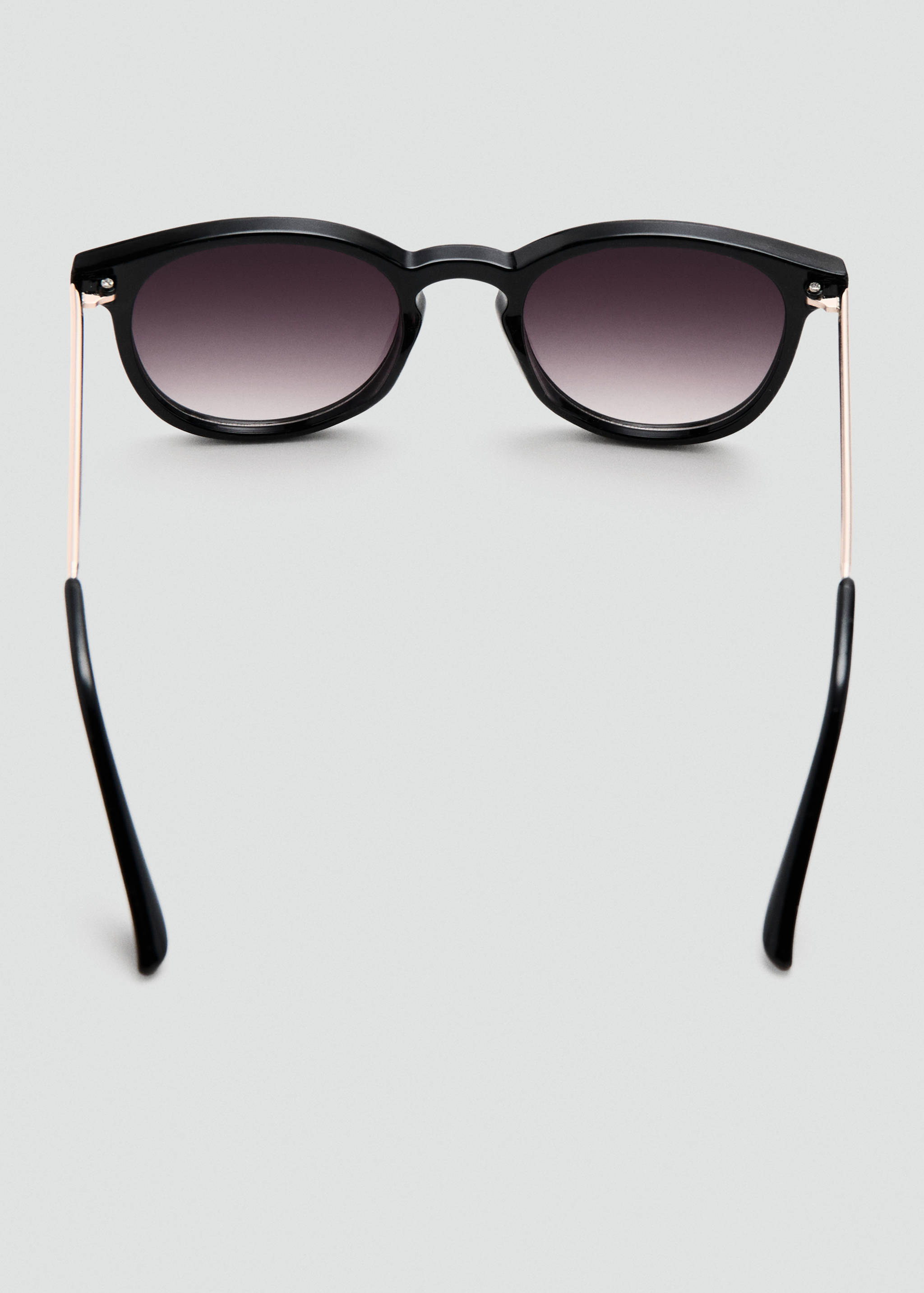 Sonnenbrille mit Verlaufsgläsern - Detail des Artikels 1