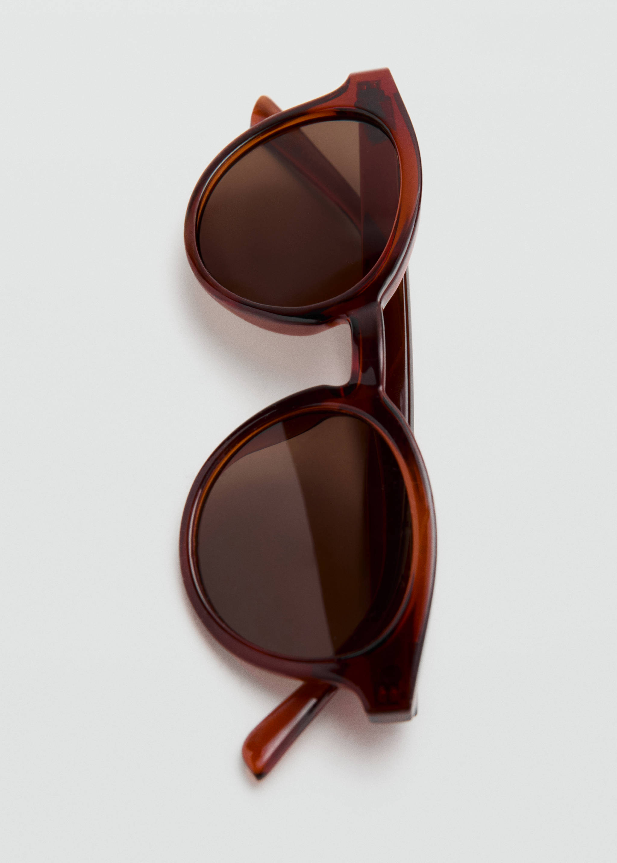 Солнцезащитные очки в круглой оправе - Деталь изделия 2