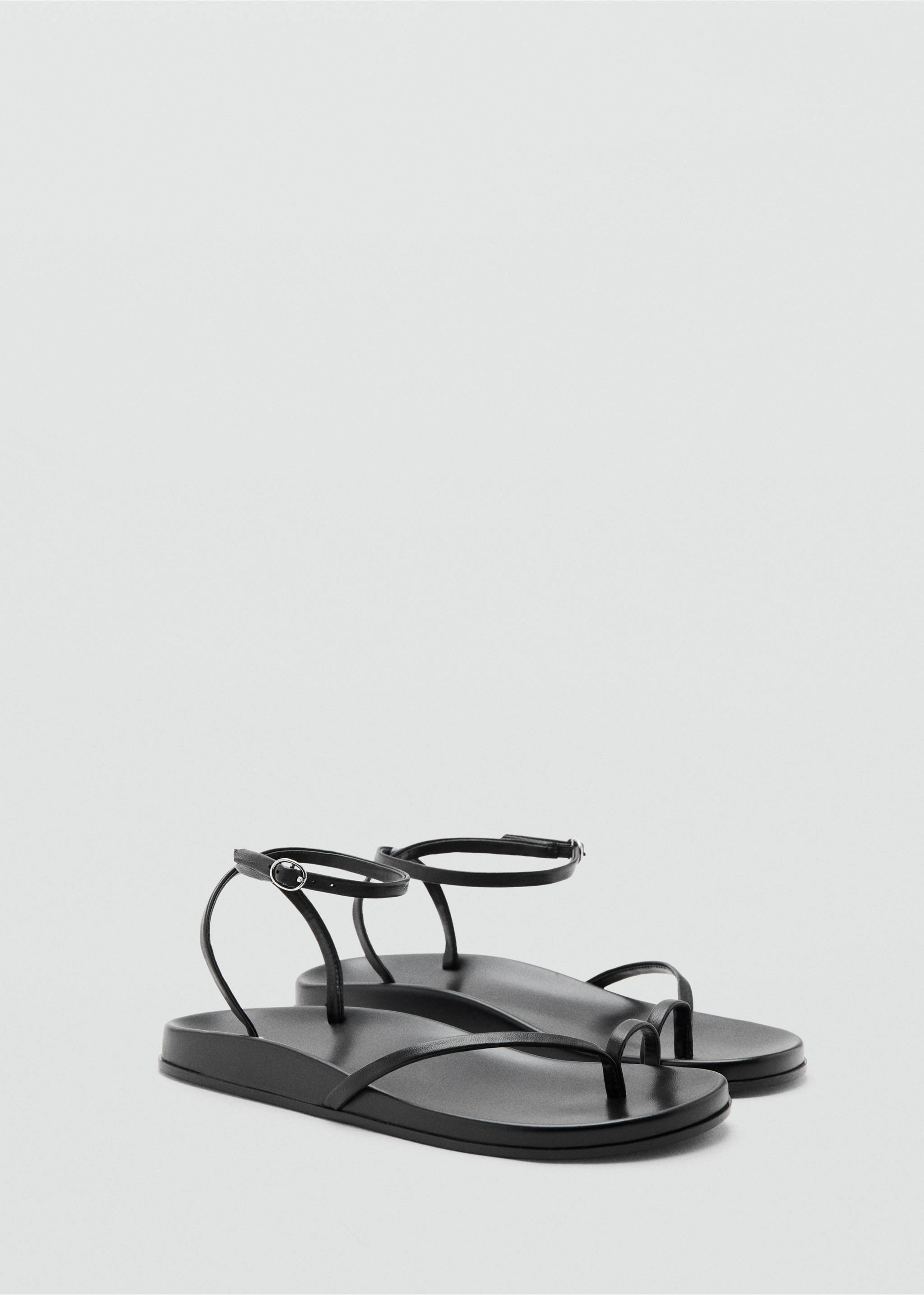 Leather straps sandals - Medium plane, Black. Ref: 37001350-00.