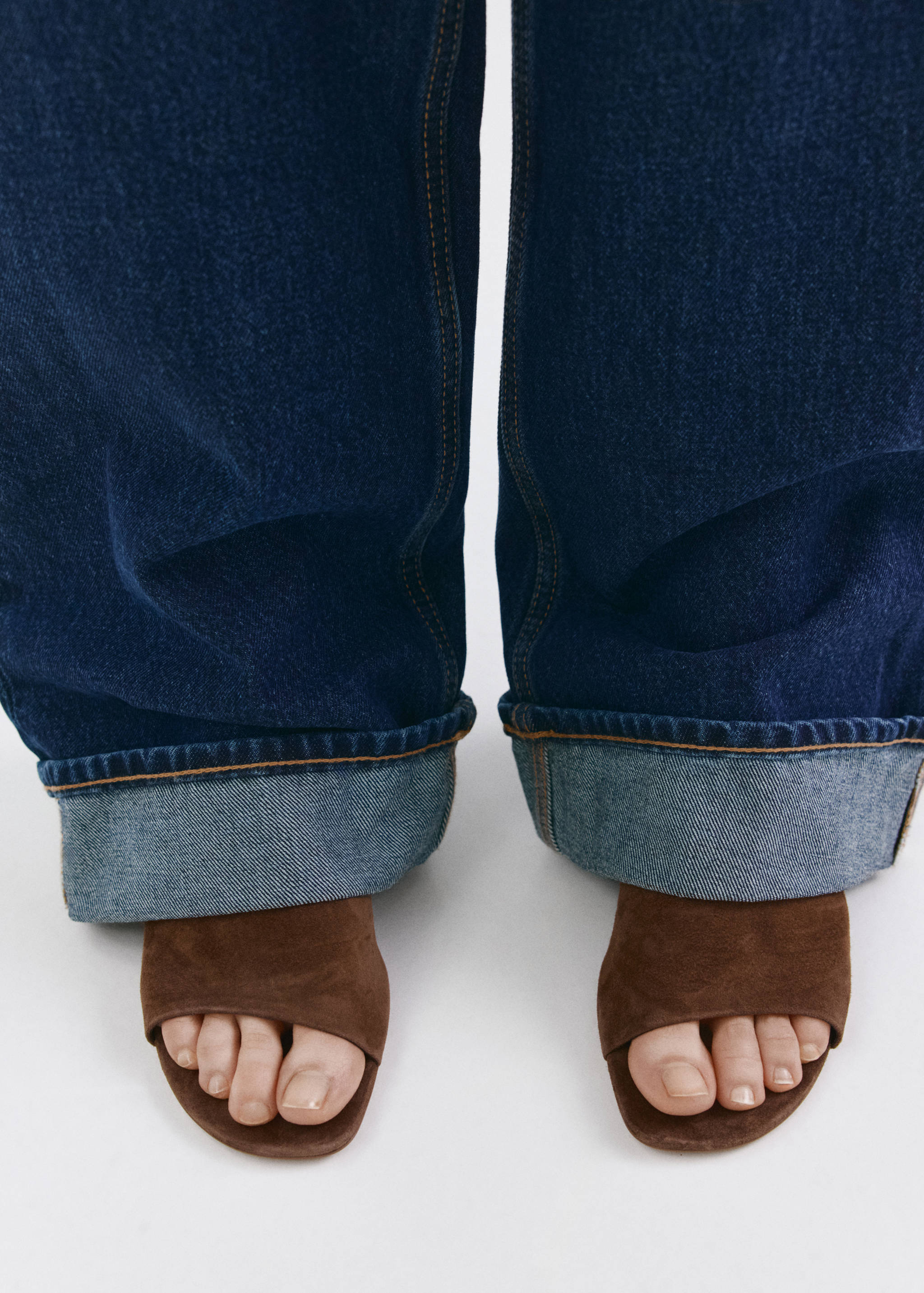 Suede kitten heel sandal - General plane