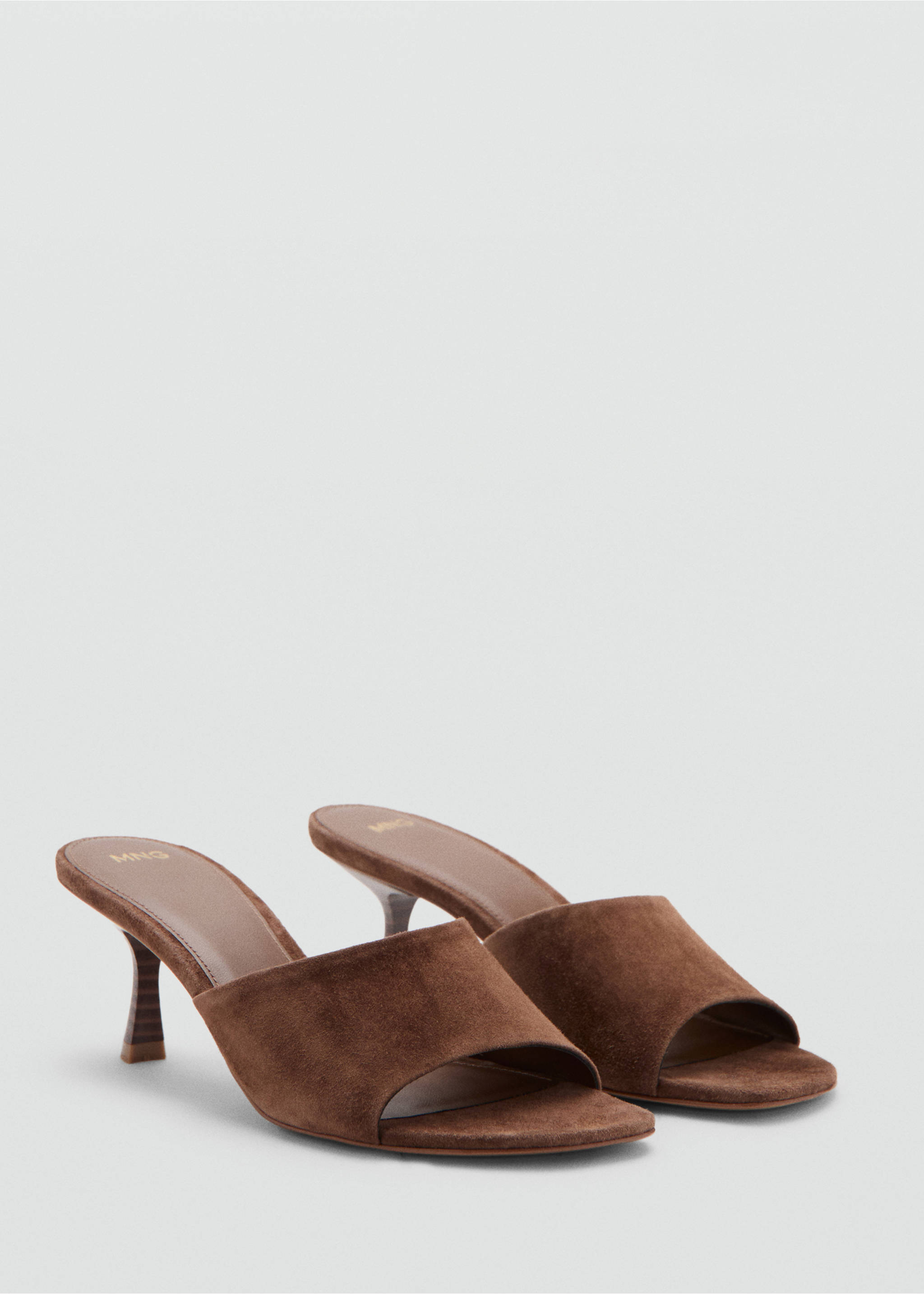 Suede kitten heel sandal - Medium plane, Chocolate. Ref: 37001352-00.