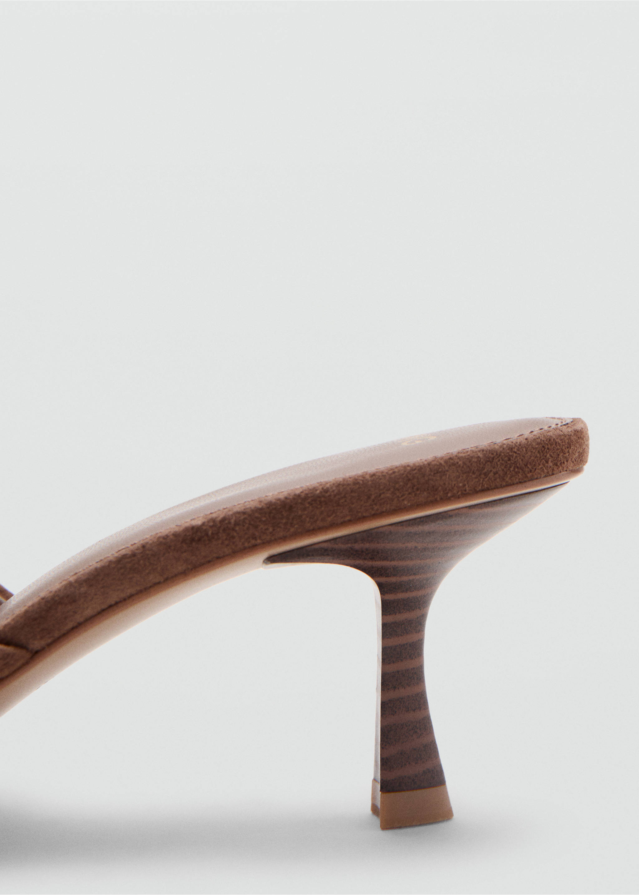 Suede kitten heel sandal - Details of the article 1, Chocolate. Ref: 37001352-00.