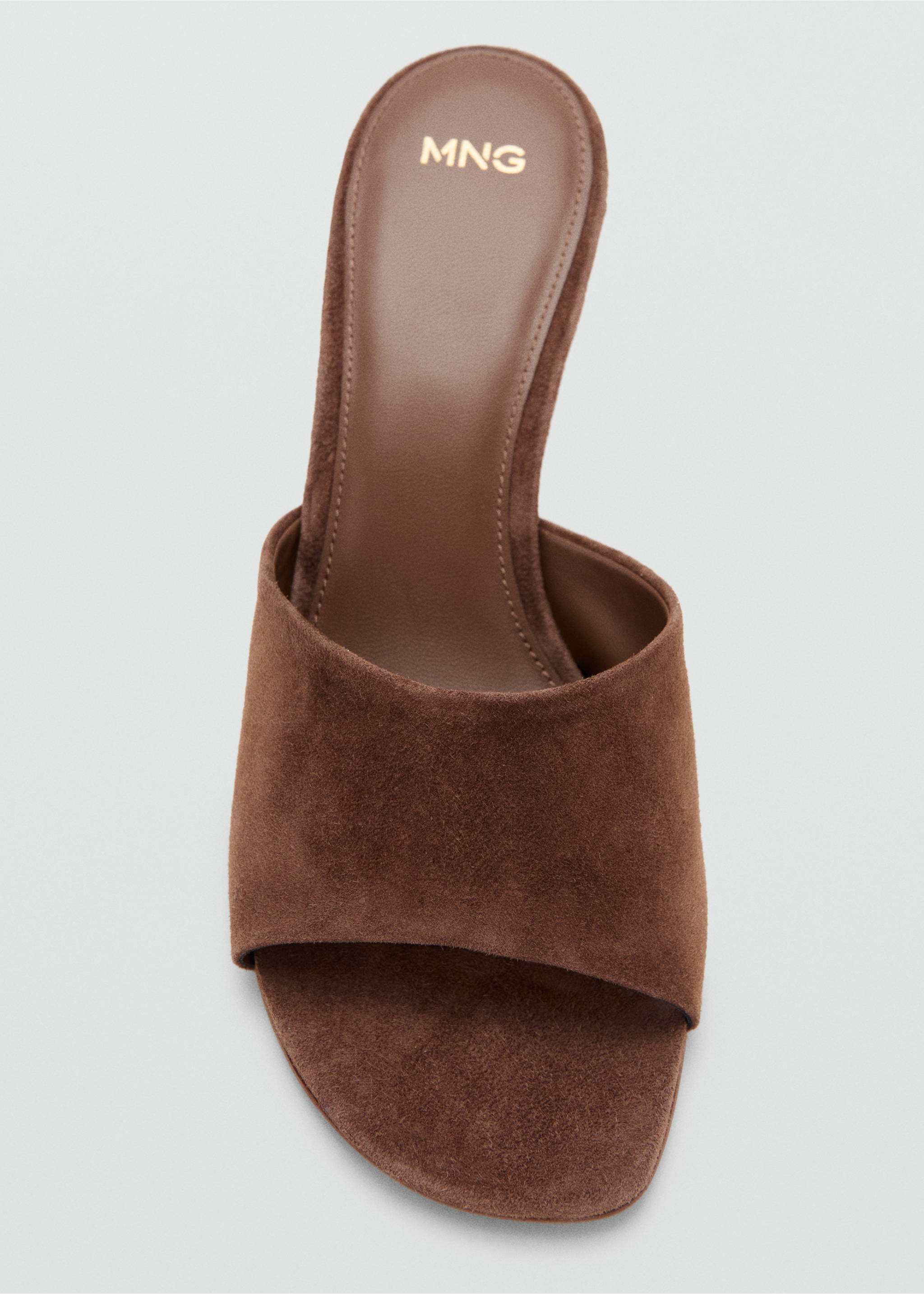 Suede kitten heel sandal - Details of the article 2, Chocolate. Ref: 37001352-00.