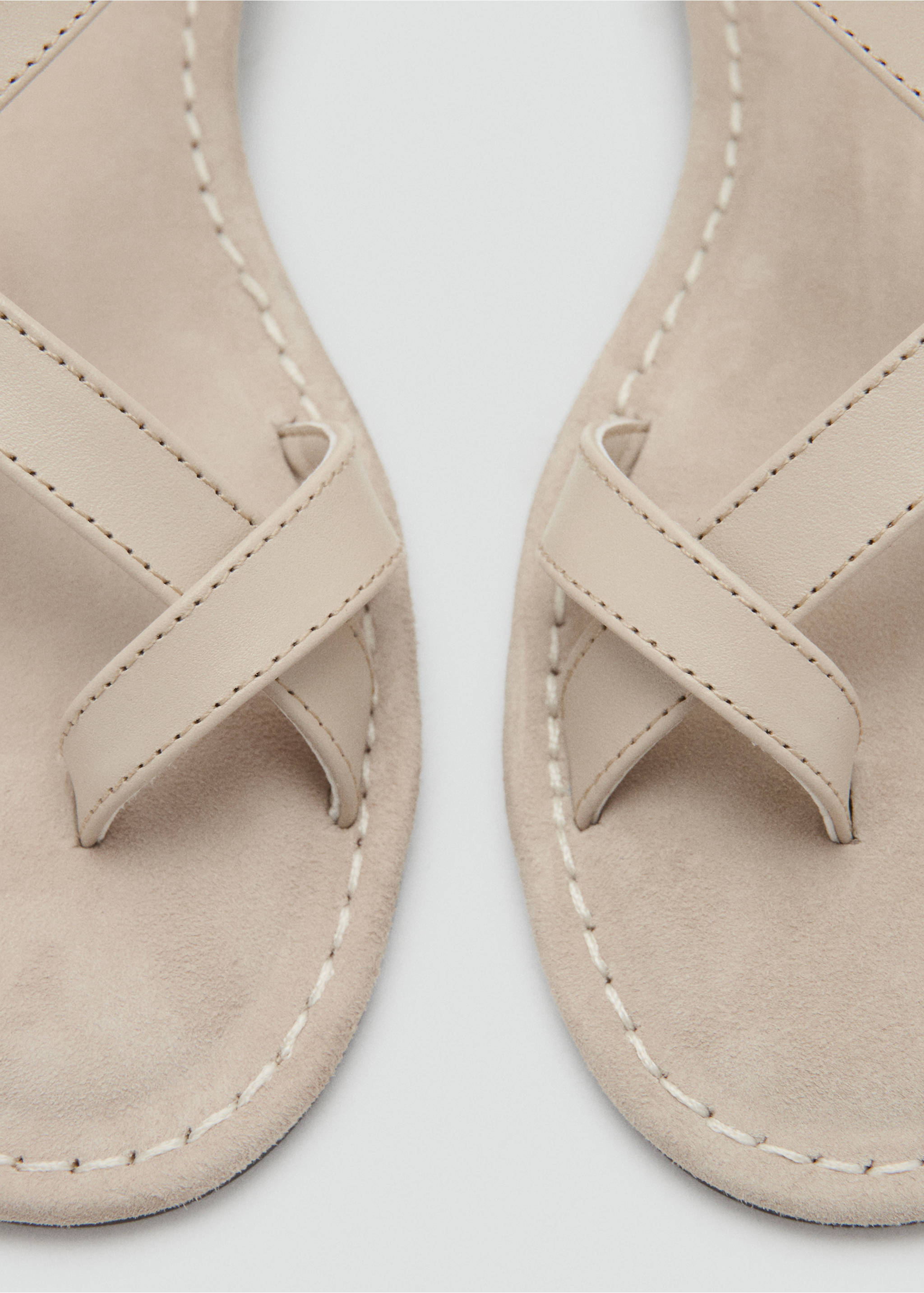 Sandalias piel tiras - Detalle del artículo 2, Arena. Ref: 37001356-00.