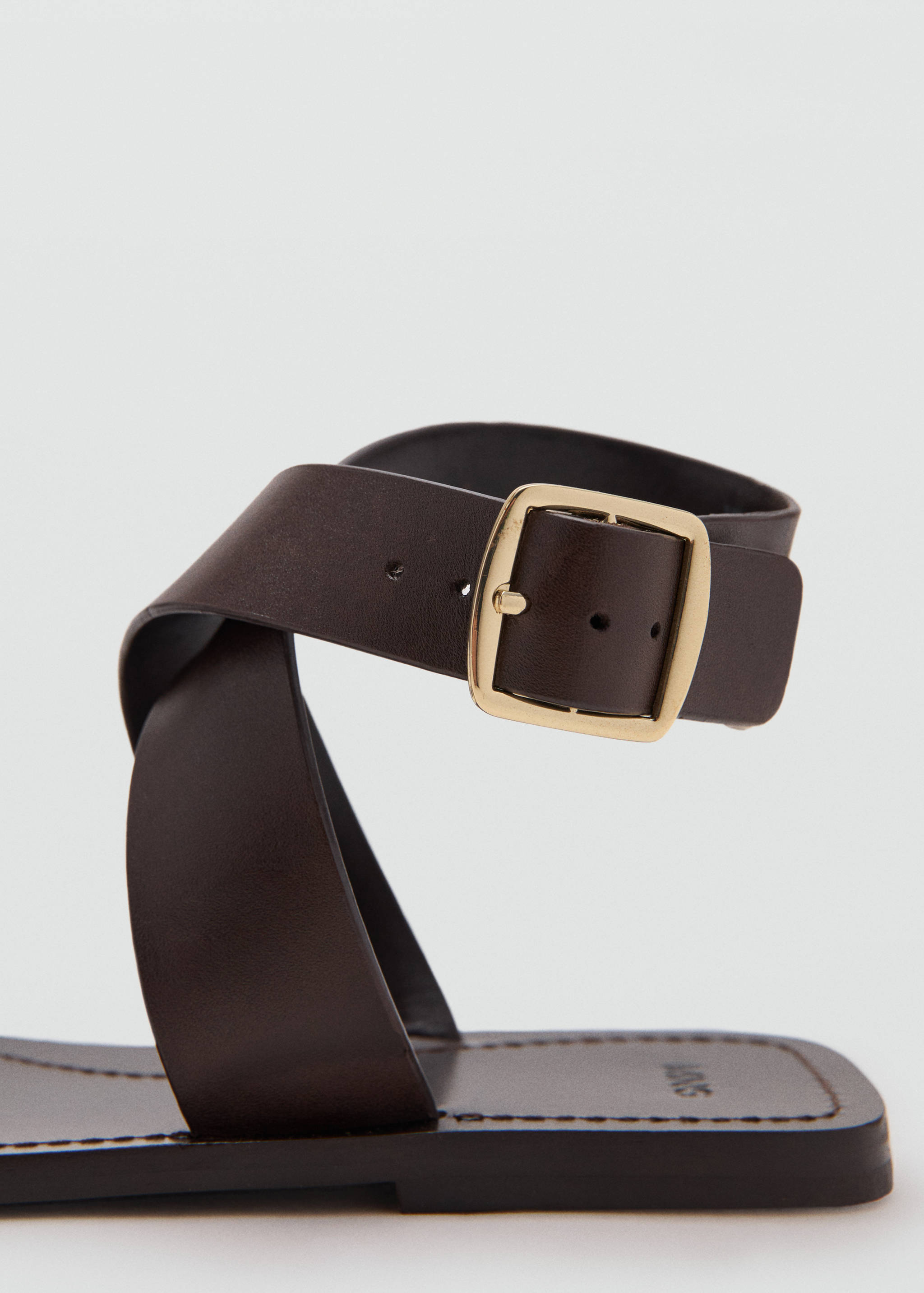 Flat leather sandal - Details of the article 1