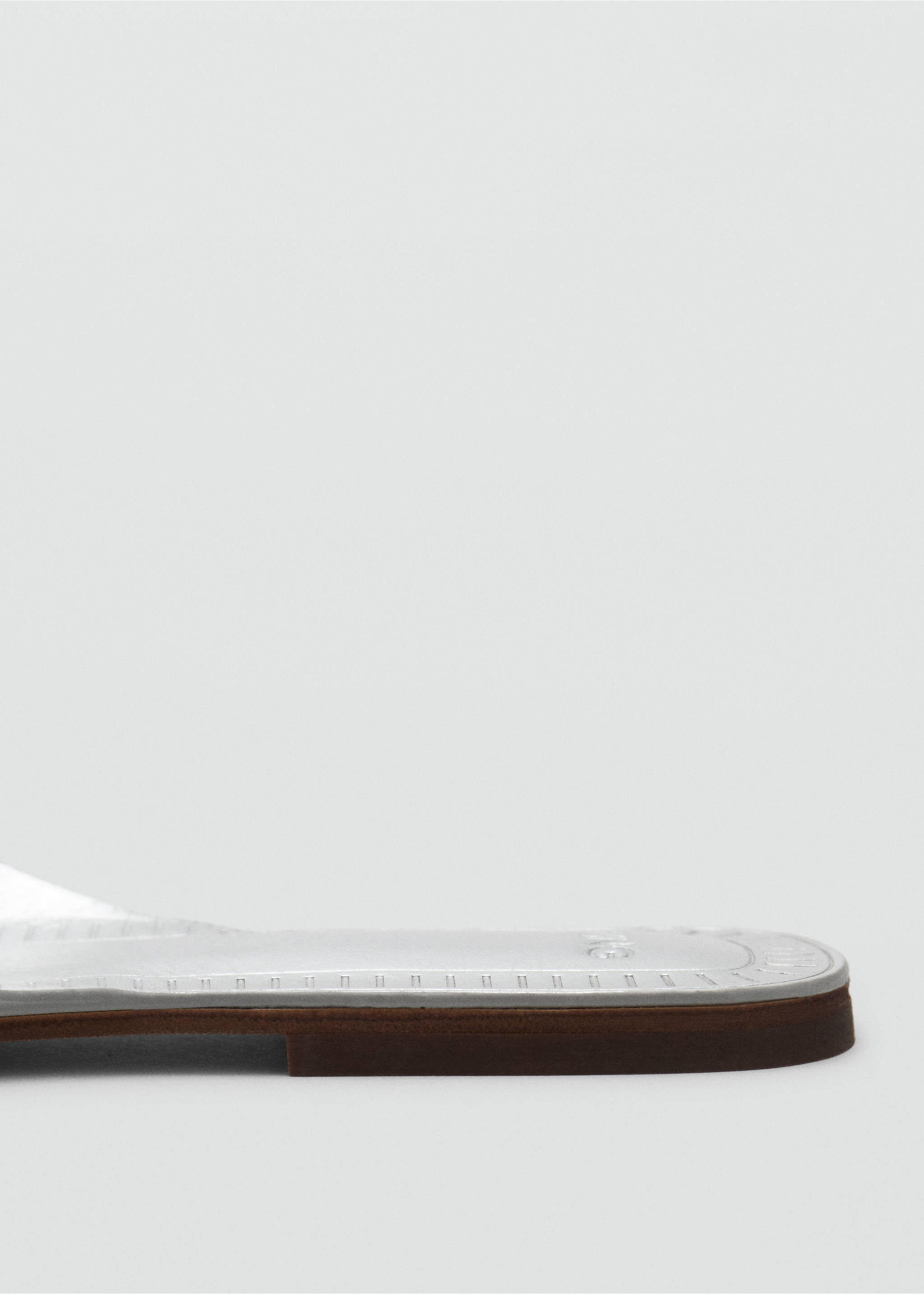 Metallic leather sandals - Details of the article 1, Silver. Ref: 37001370-00.