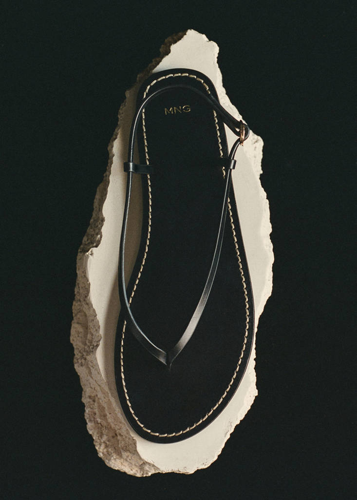 Leather sandals with a wide strap — Black