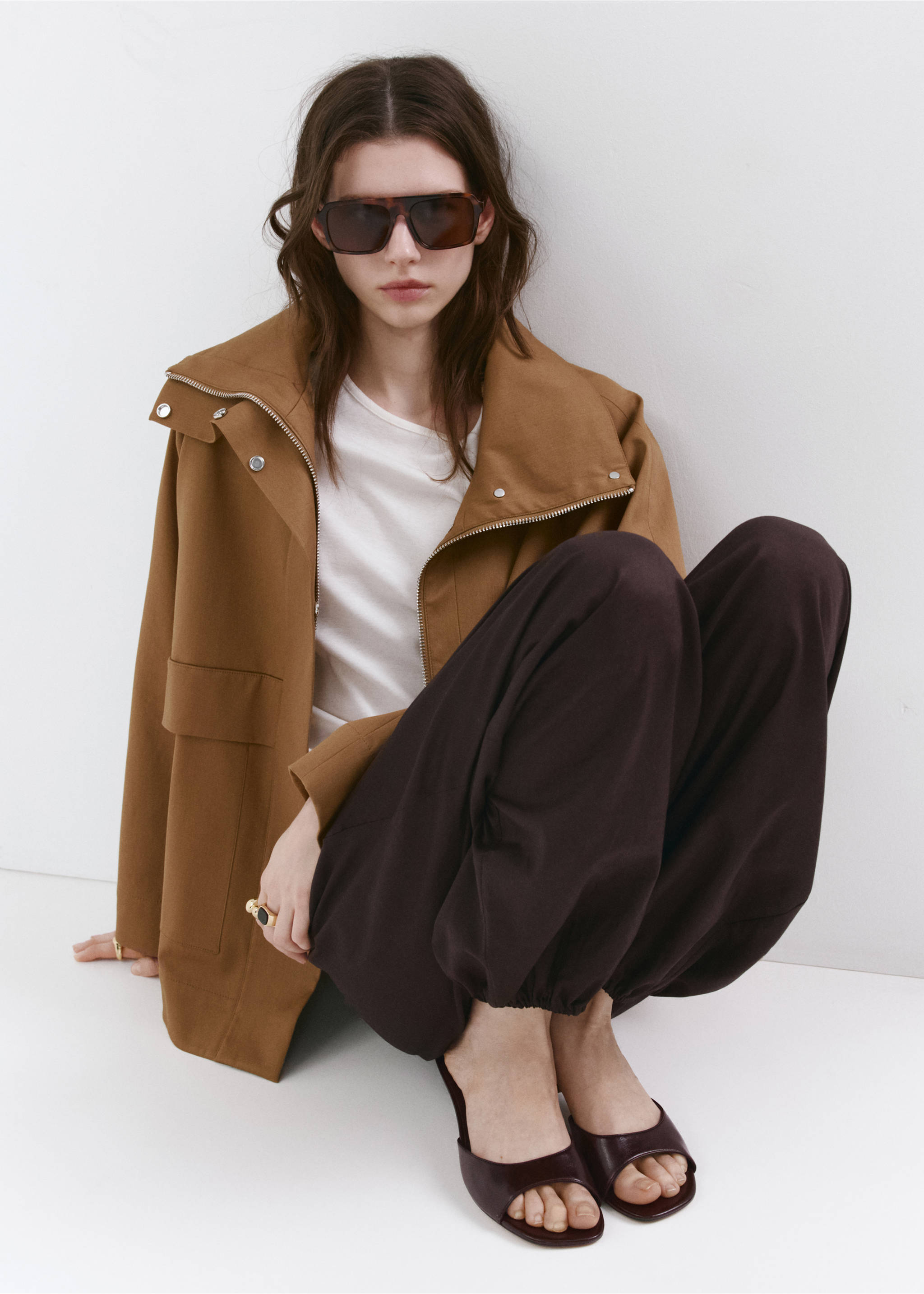 Kitten heel sandals - Details of the article 9, Chocolate. Ref: 37001381-00.